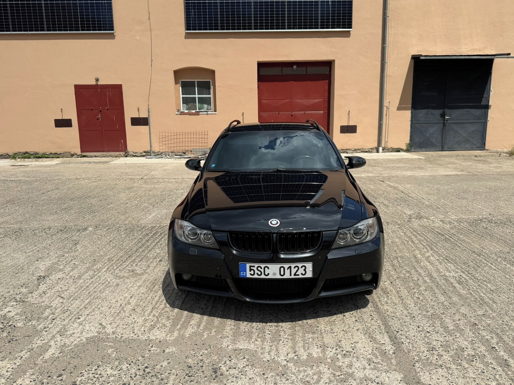 BMW Řada 3, BMW e91 330 xi - fotka 2