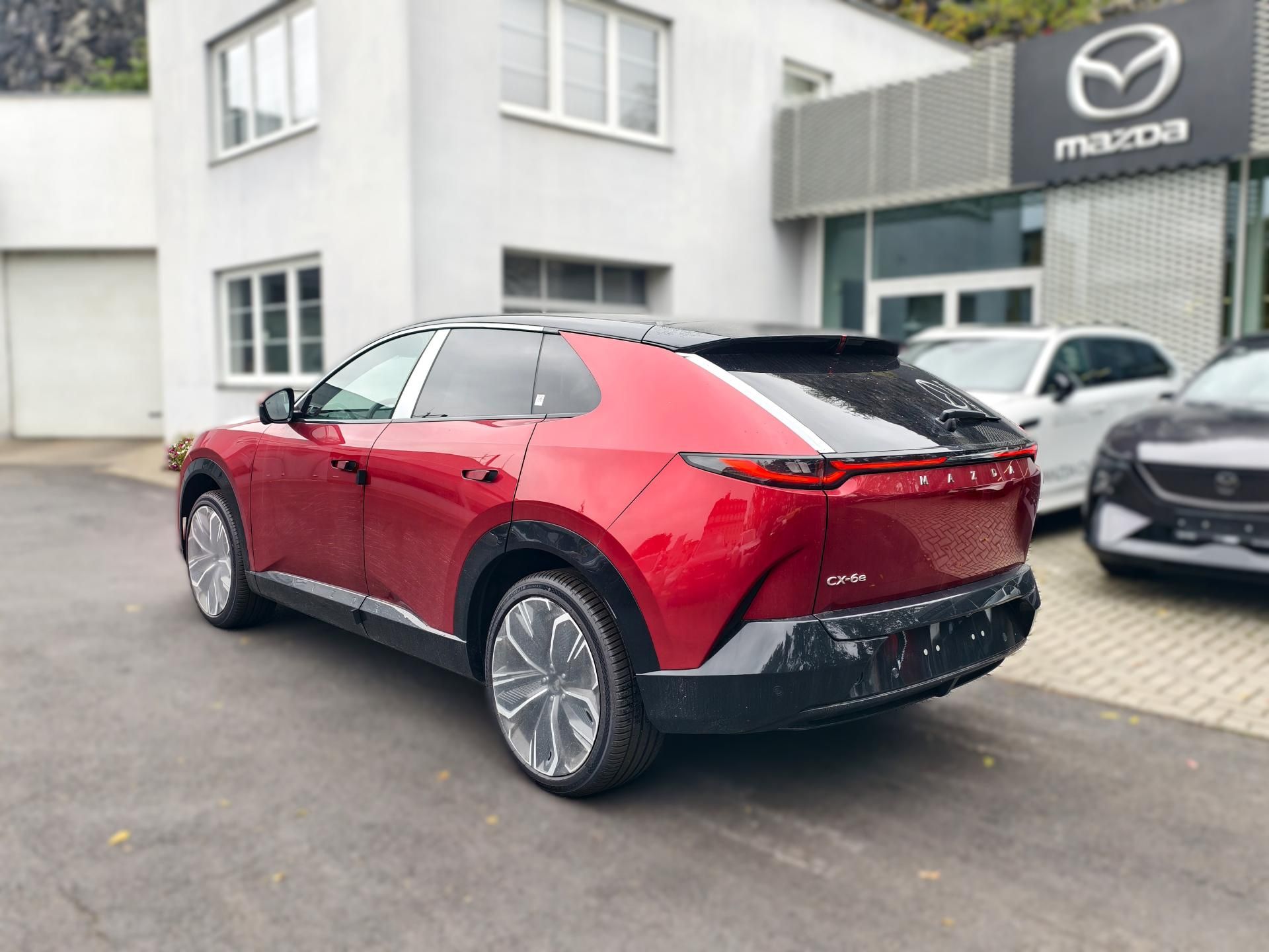 Mazda CX-6e, TAKUMI + dobíjecí karta 30.tis - fotka 3