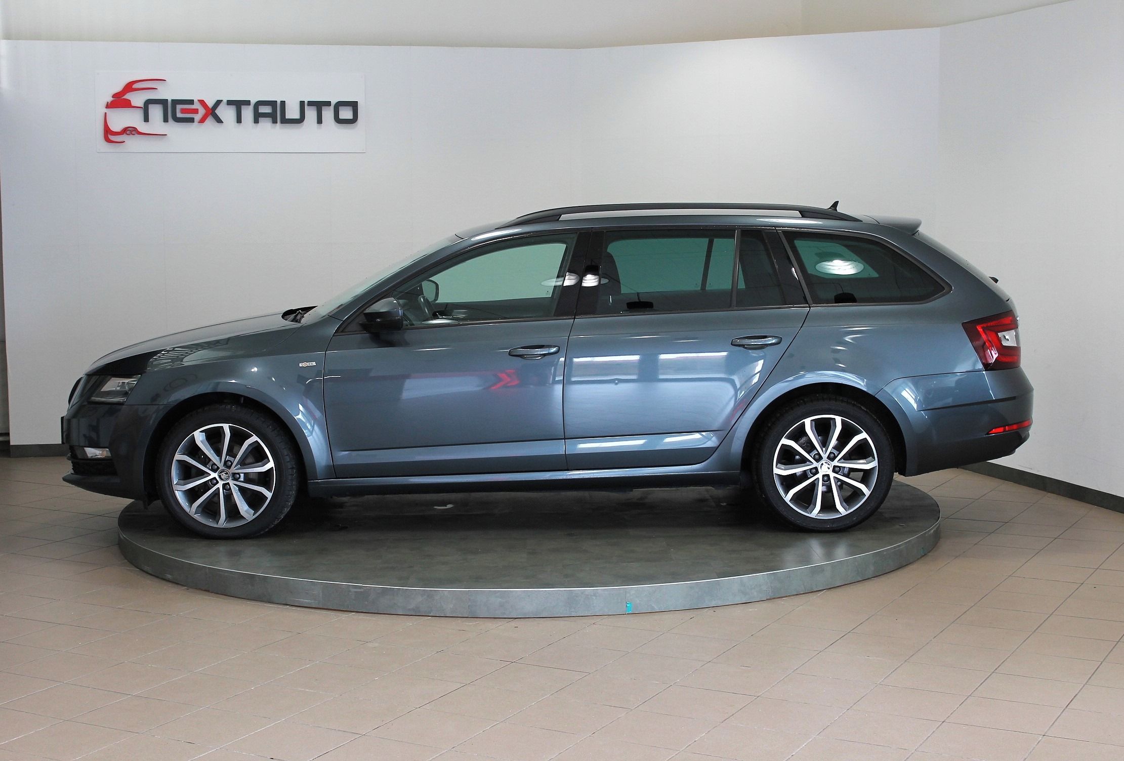 Škoda Octavia, 2.0 TDI 110kW DSG SOLEIL - fotka 2