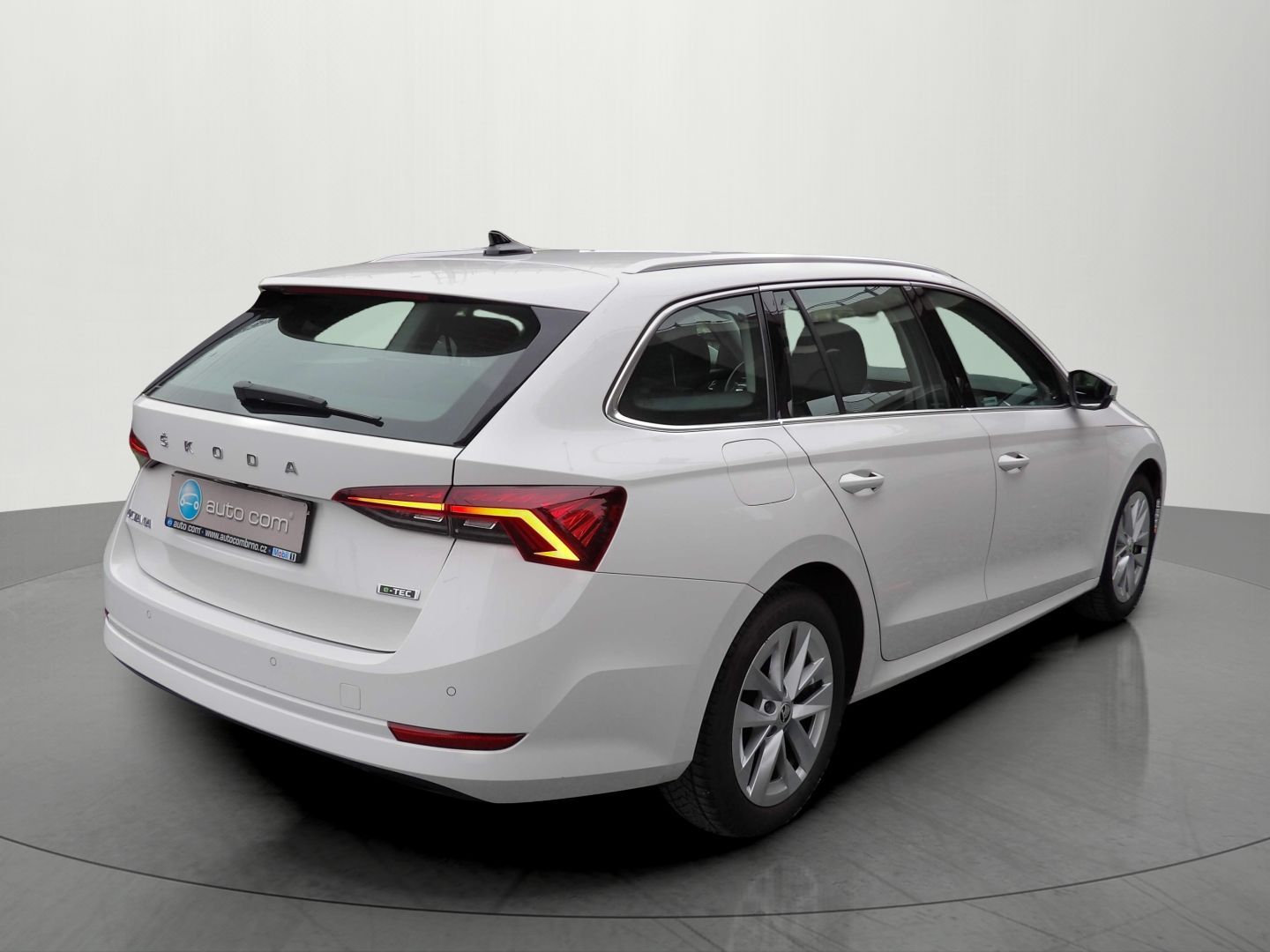 Škoda Octavia, 1.5TSI DSG Style+ Tažné ČR DPH - fotka 4