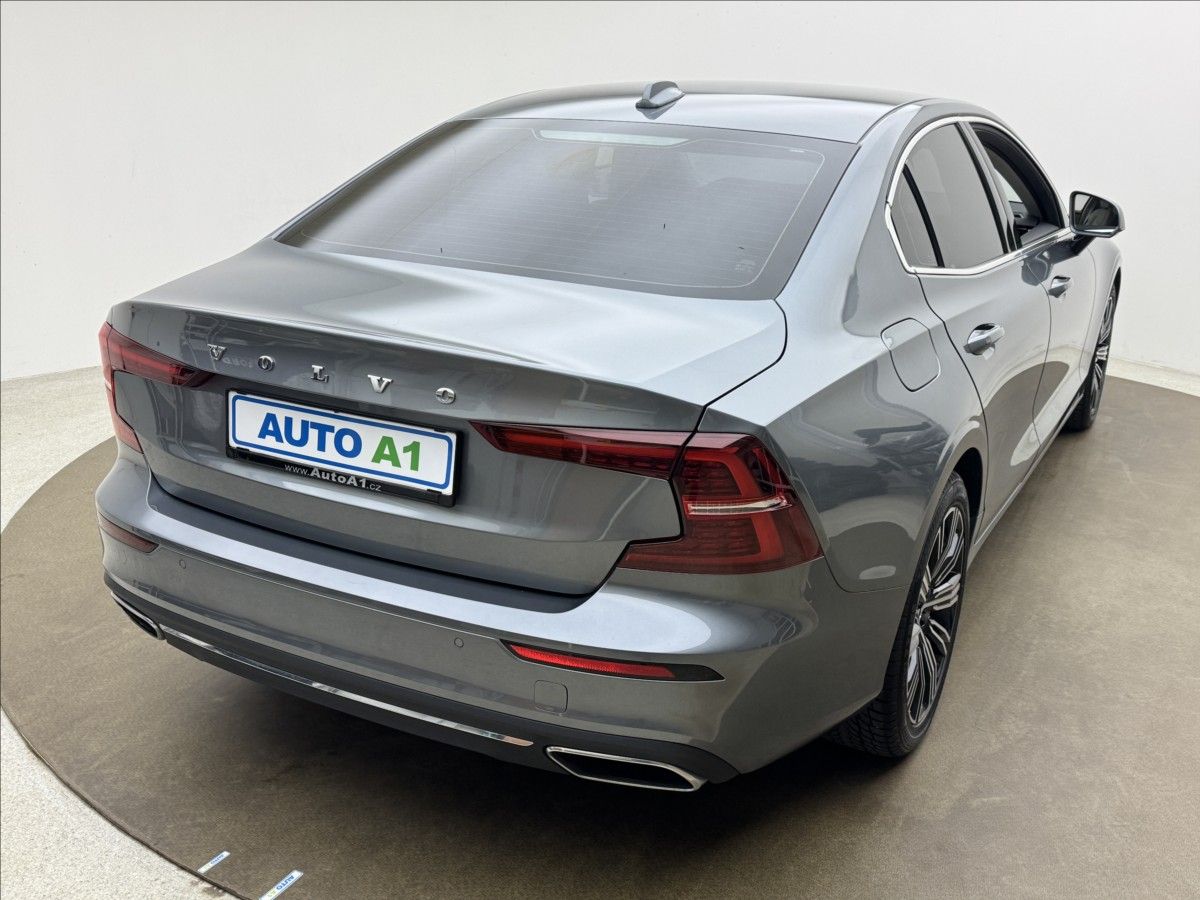 Volvo S60, 2,0 B3 DPH INSCRIPTION H/K ČR - fotka 4