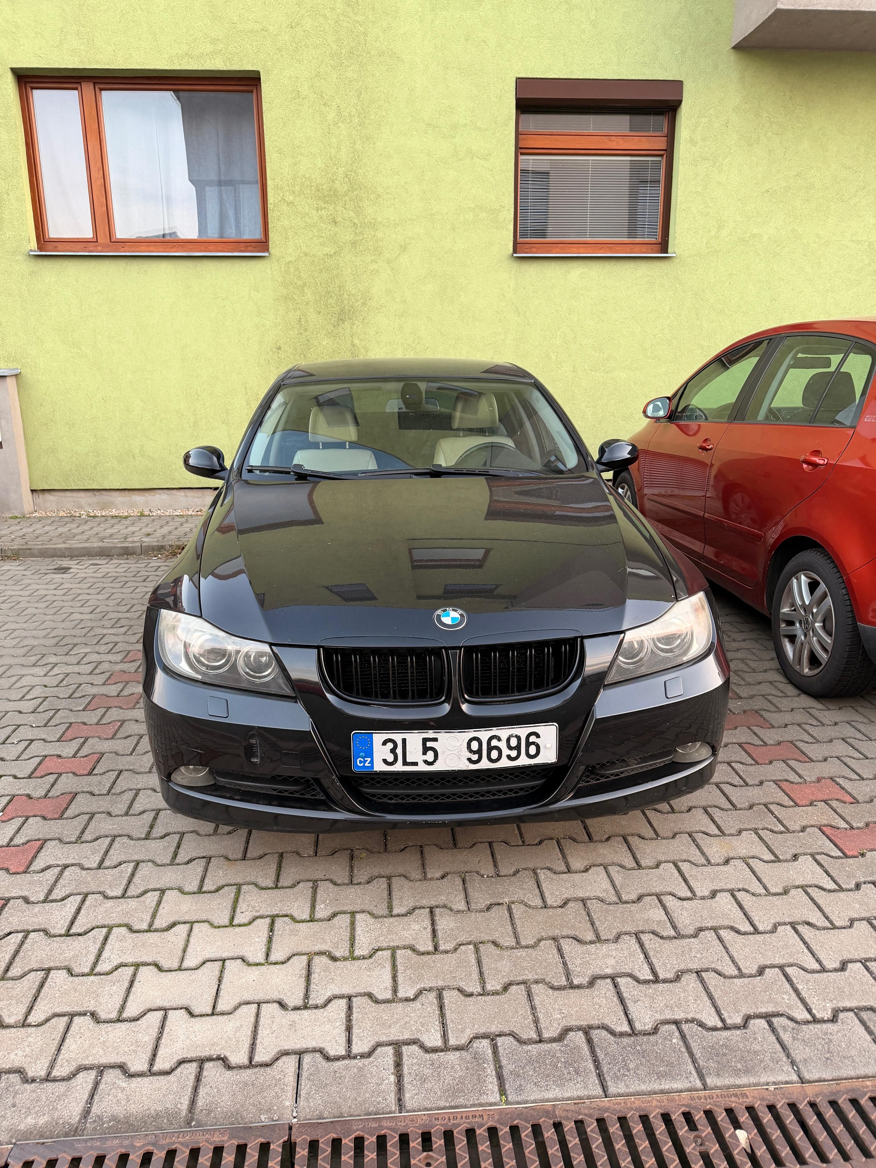 BMW Řada 3, E90 - fotka 2