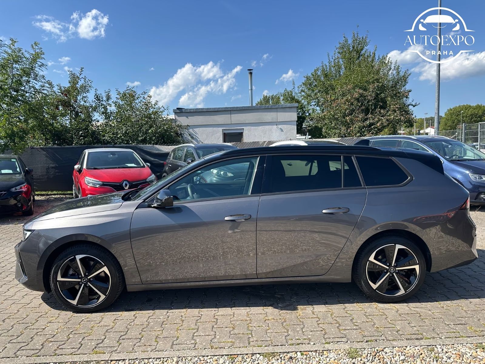 Opel Astra, L Sports Tourer GS - fotka 4