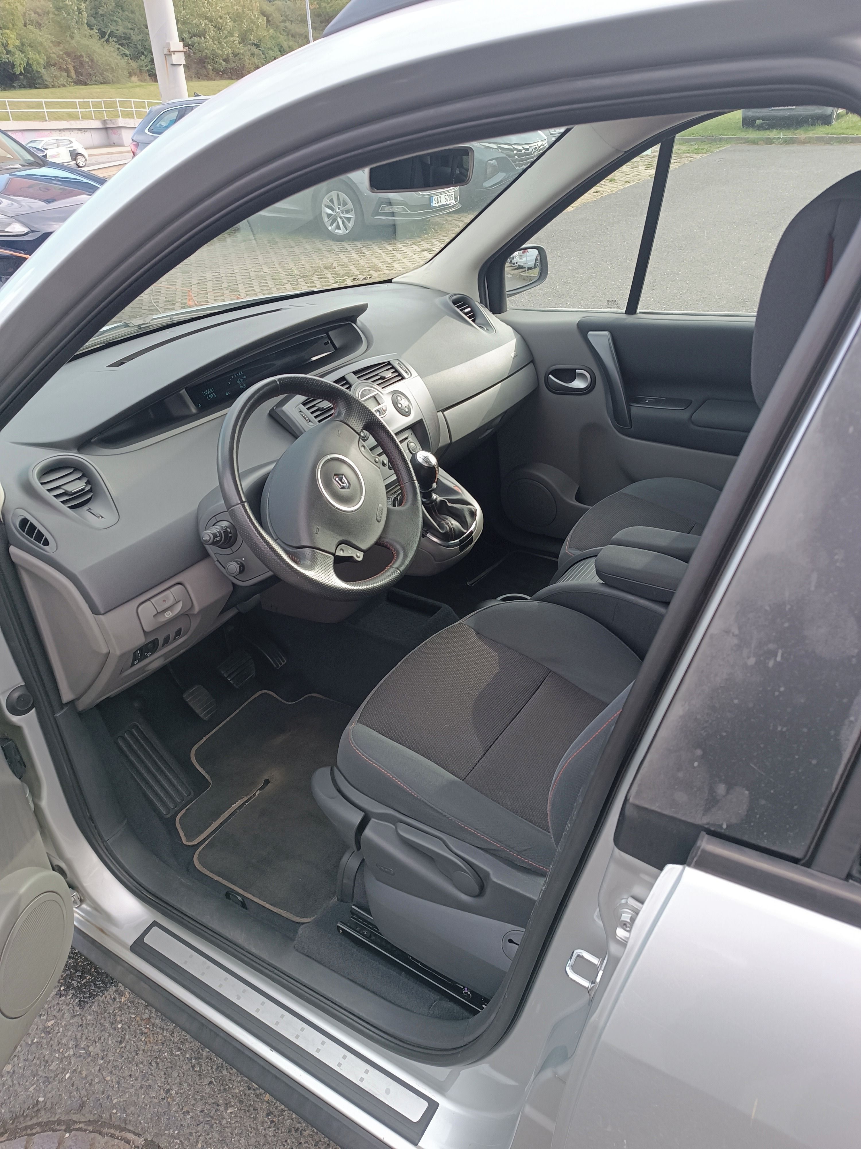 Renault Scénic, 1.9cdi,1.maj.,130tis.km - fotka 6