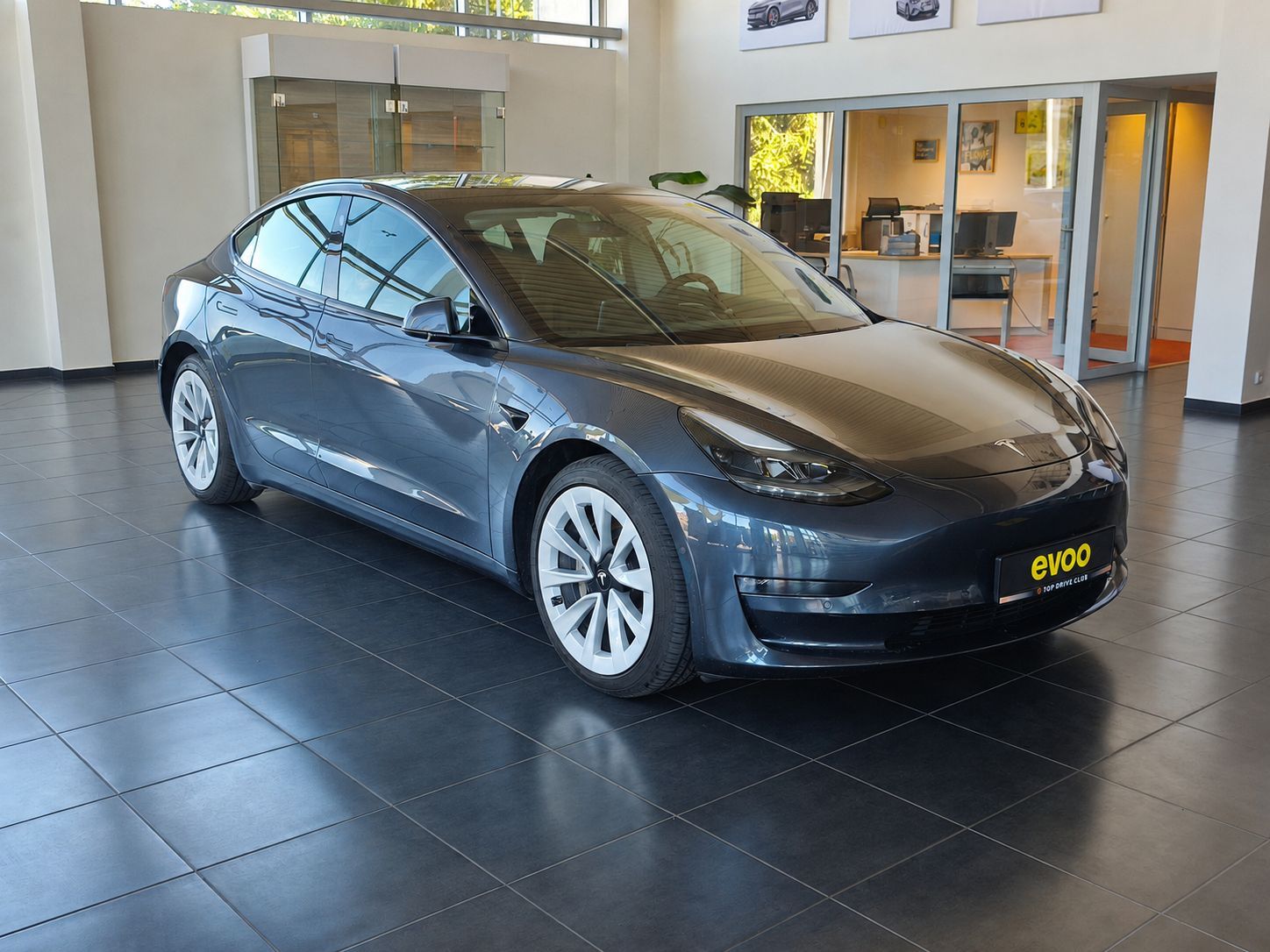 Tesla Model 3, Long Range, AWD, Tažné - fotka 4