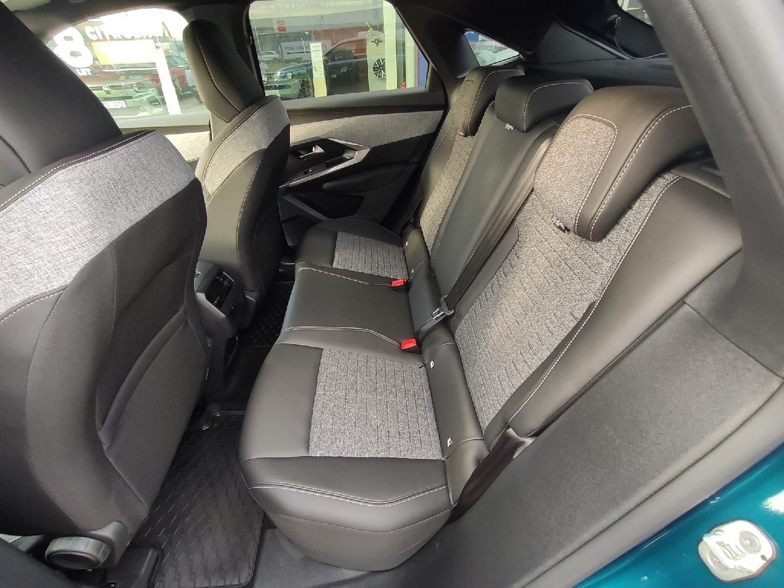 Peugeot 3008, BUSINESS 1.2 145k celoročky - fotka 5