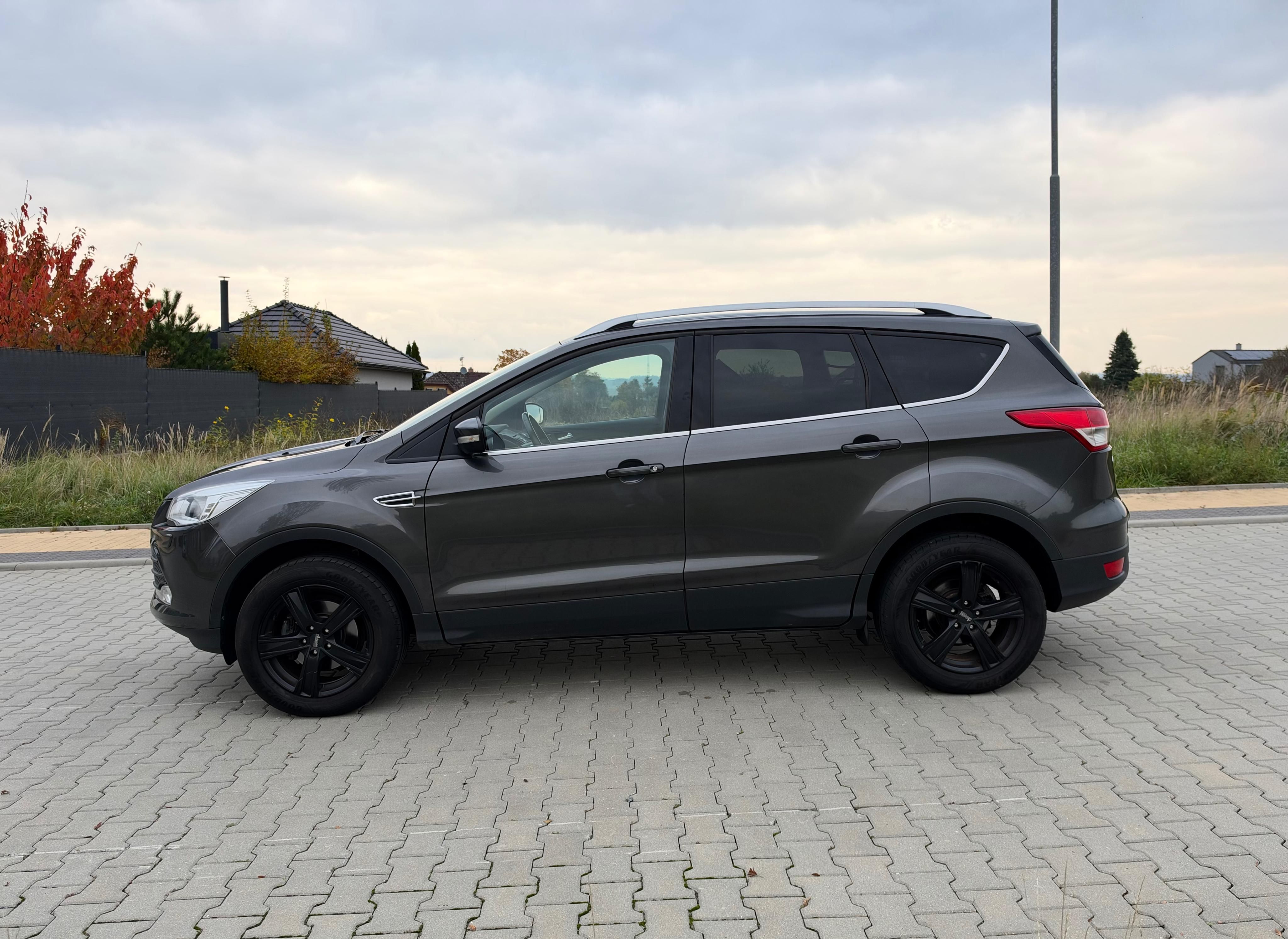 Ford Kuga, Po servise, Tažné, + Sada kol - fotka 3