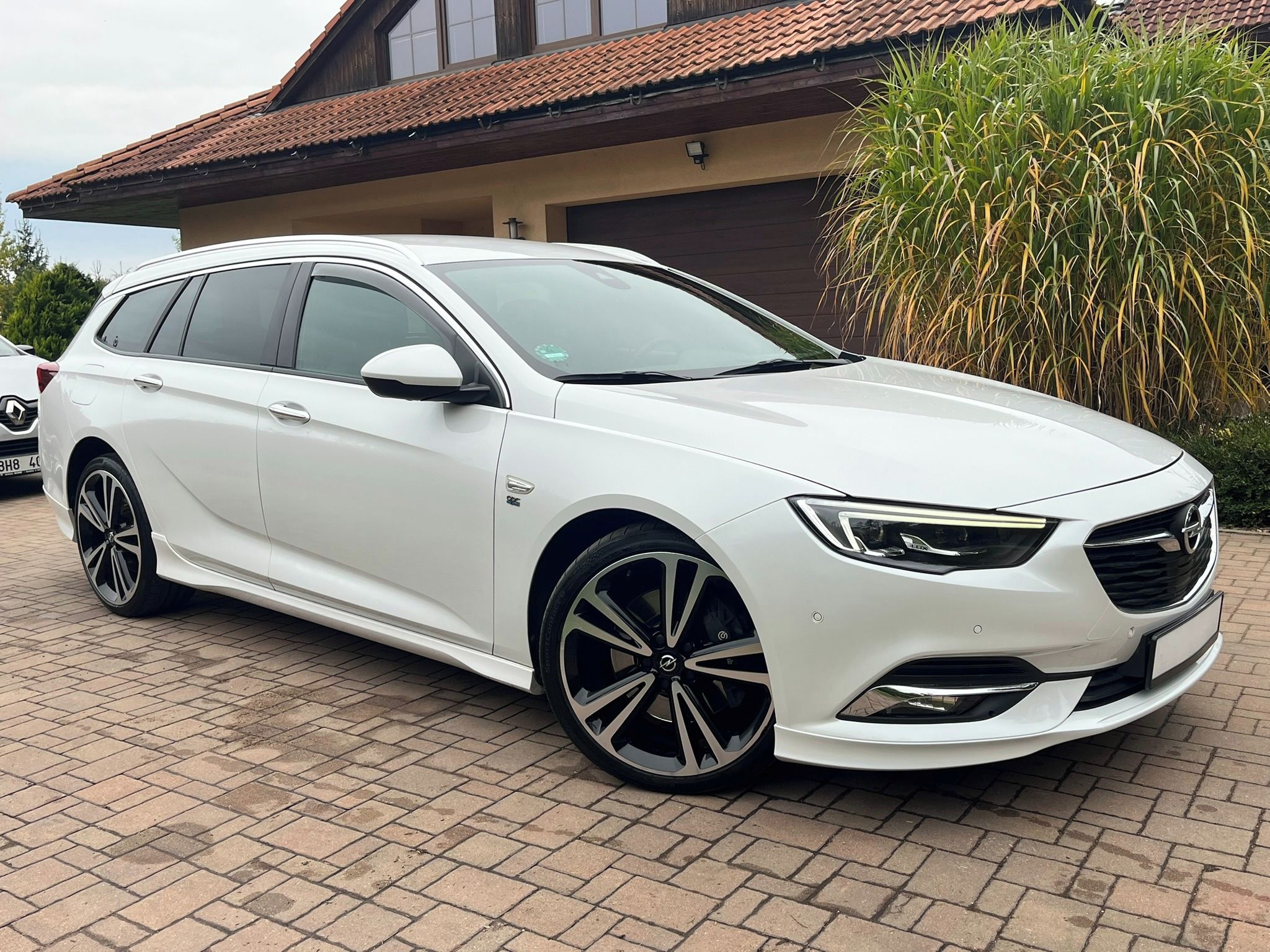 Opel Insignia, 2.0T 4x4 OPC 191kW HUD ACC