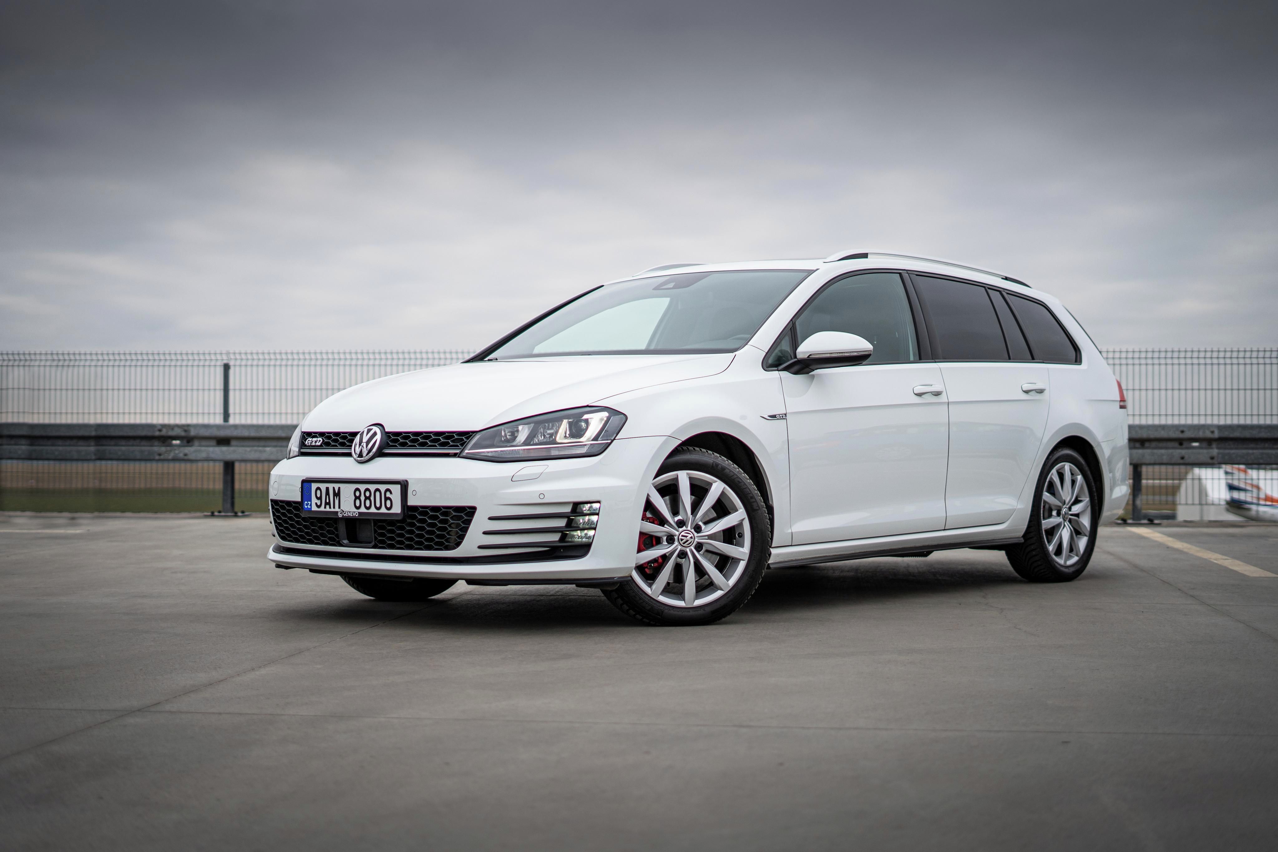 Volkswagen Golf, GTD, Webasto, tažné, pano, kam