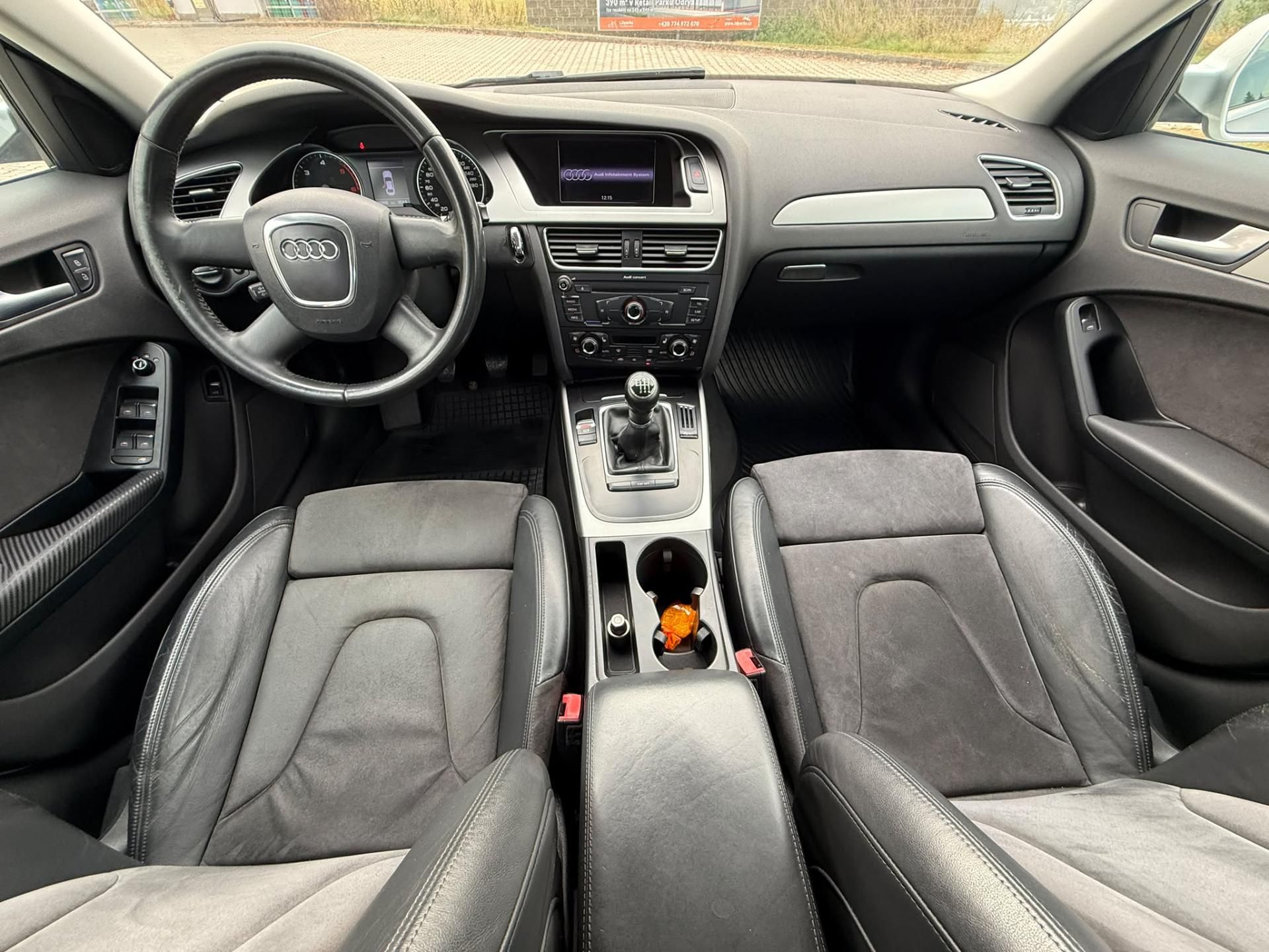 Audi A4, 2,0 TDI - fotka 6