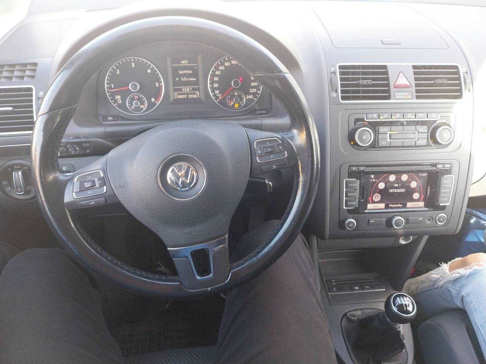 Volkswagen Touran, 2.0 TDI, 7 míst, Serv.kniha - fotka 3