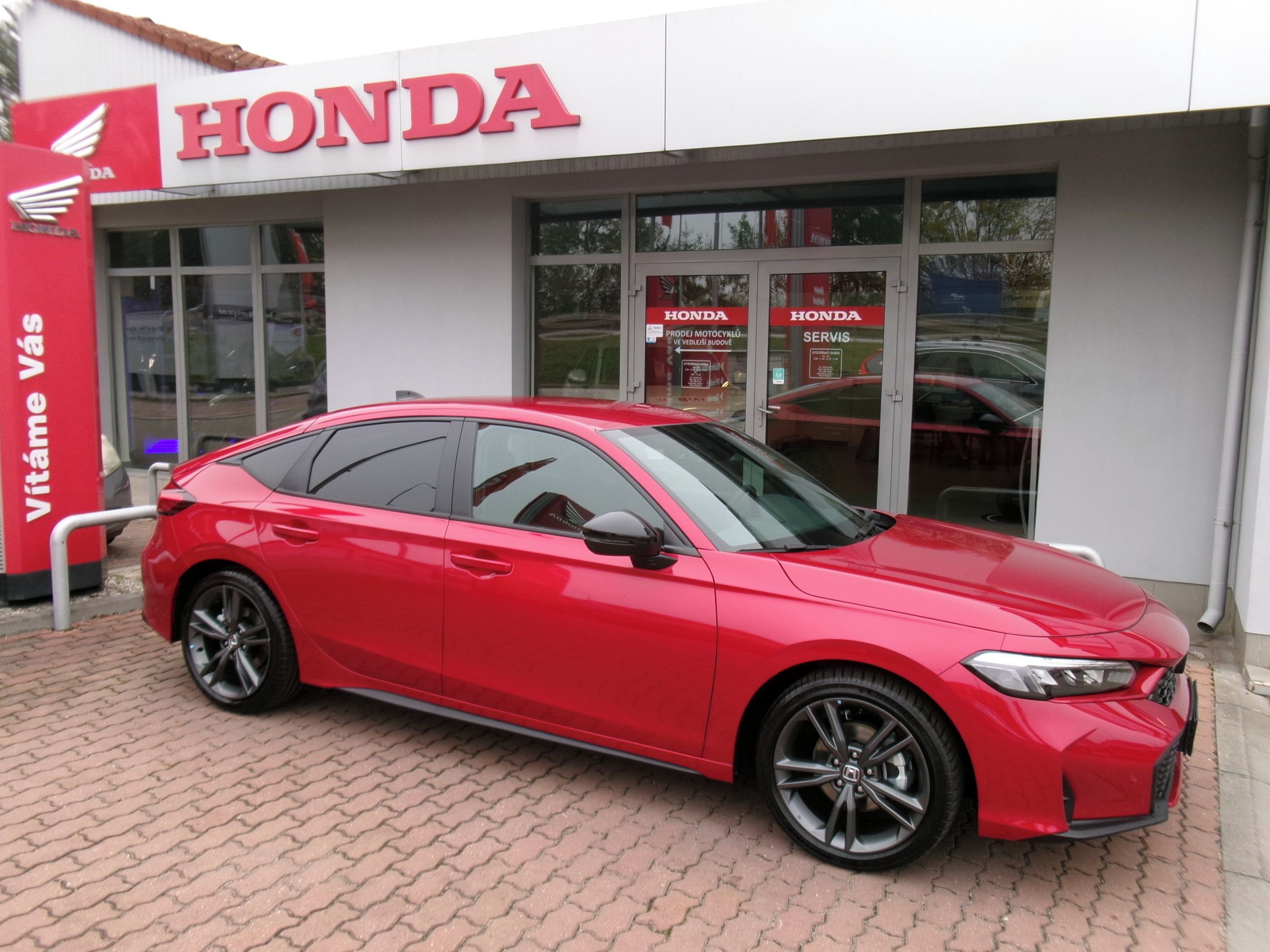 Honda Civic, 2.0e:HEV SPORT PLUS 2027 - fotka 4