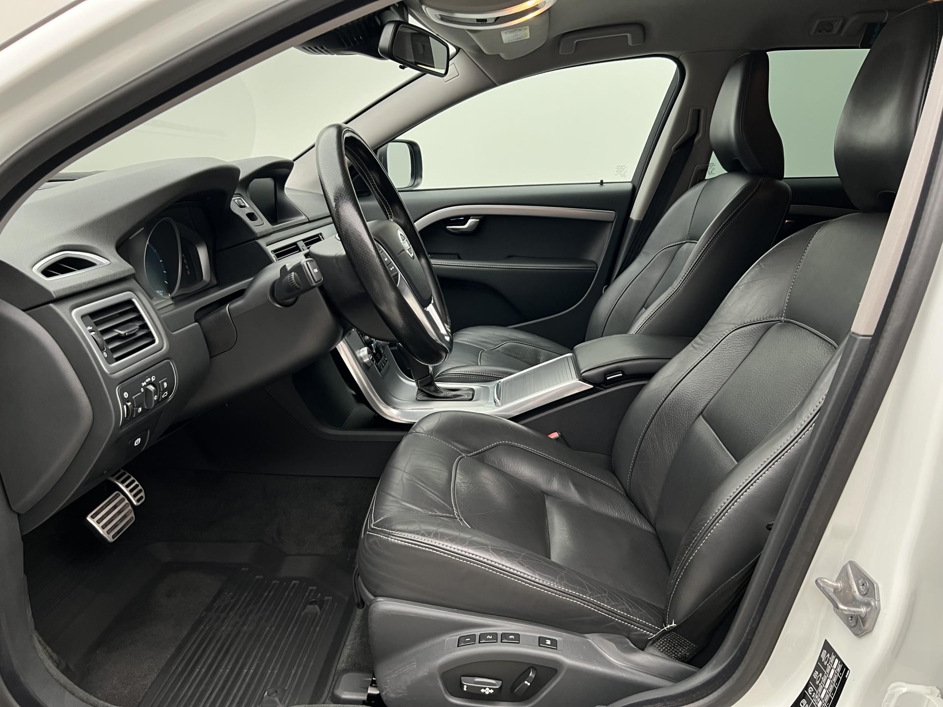 Volvo XC70, D4 SUMMUM AUT - fotka 4