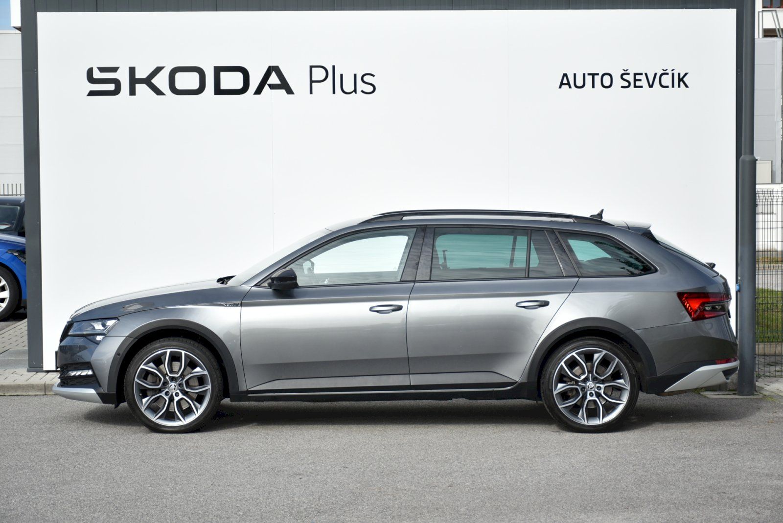 Škoda Superb, Scout 2.0 TSI 206kW 4x4 DSG - fotka 3