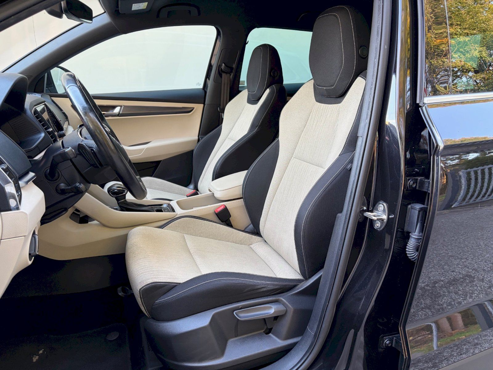 Škoda Karoq, 2.0 TDI 110kW Style 4x4 DSG - fotka 6