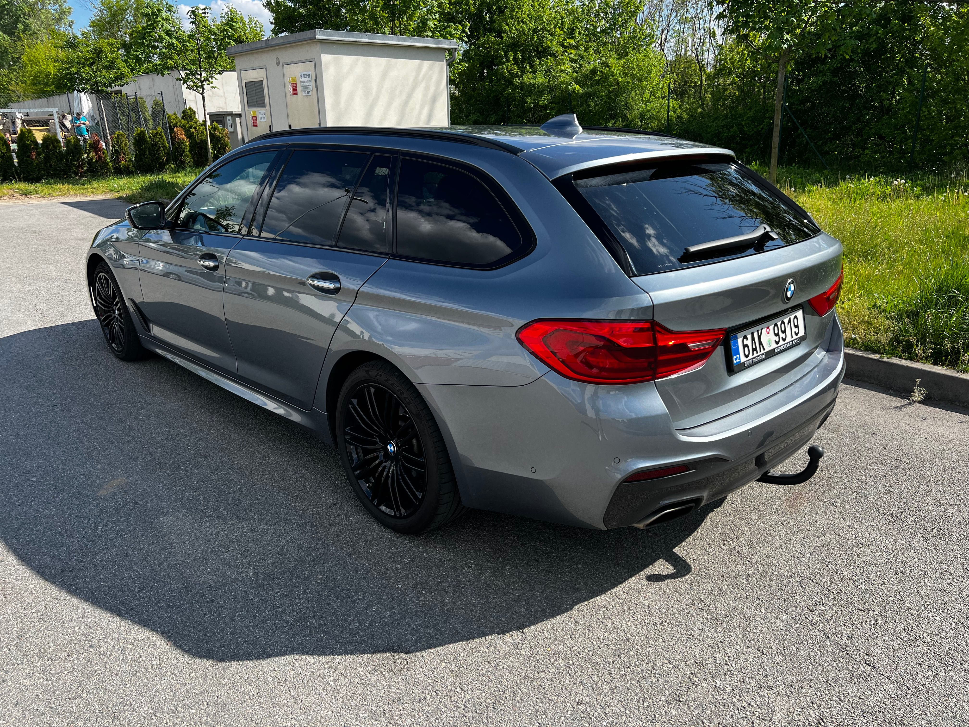 BMW Řada 5, BMW 540i xDrive Touring MSport - fotka 3