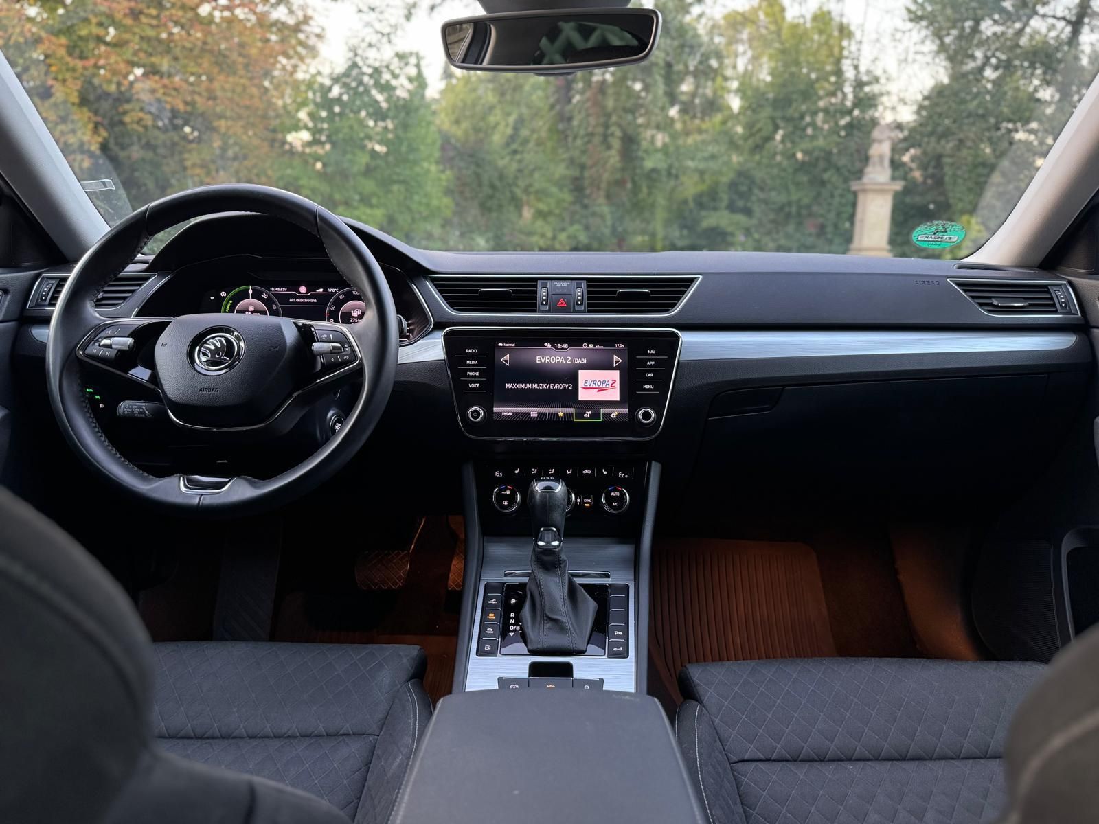 Škoda Superb, 1.4 PHEV 160kW 1.MAJIT. ČR DPH - fotka 4