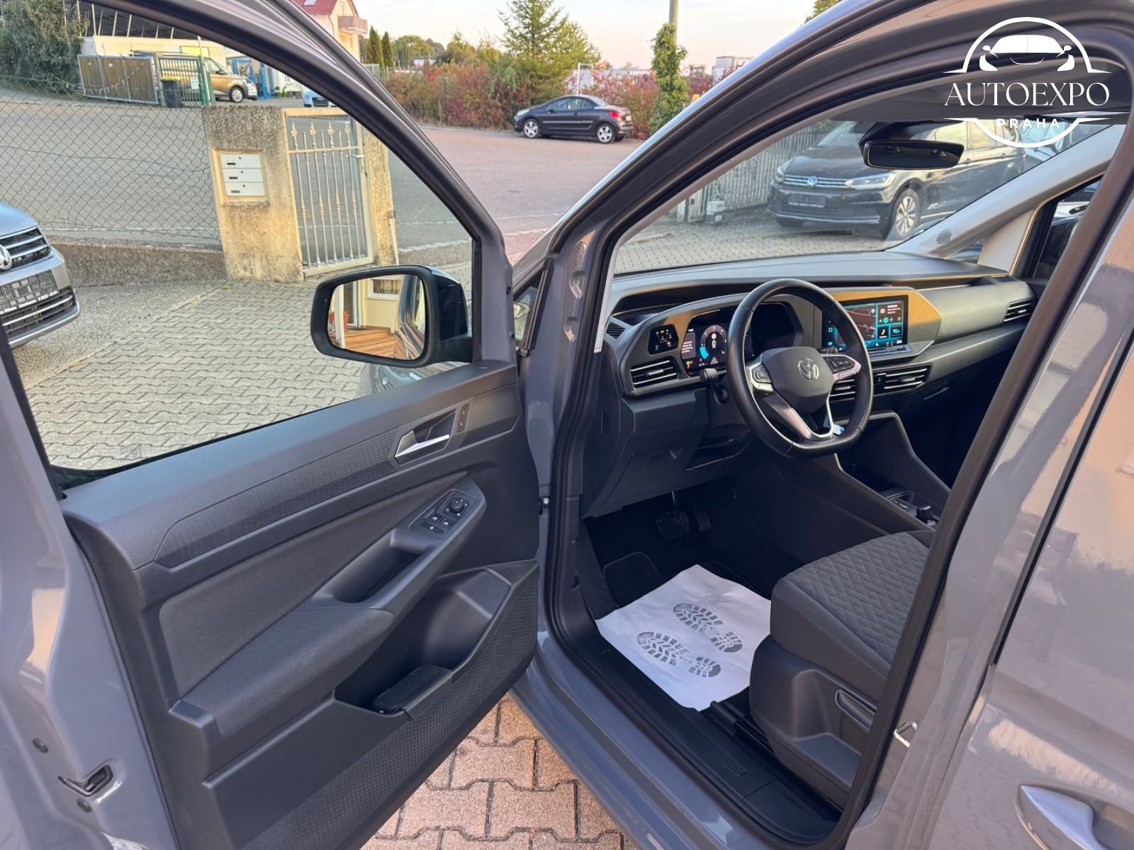 Volkswagen Caddy, Life*TAŽNÉ*CARPLAY*7MÍST - fotka 6