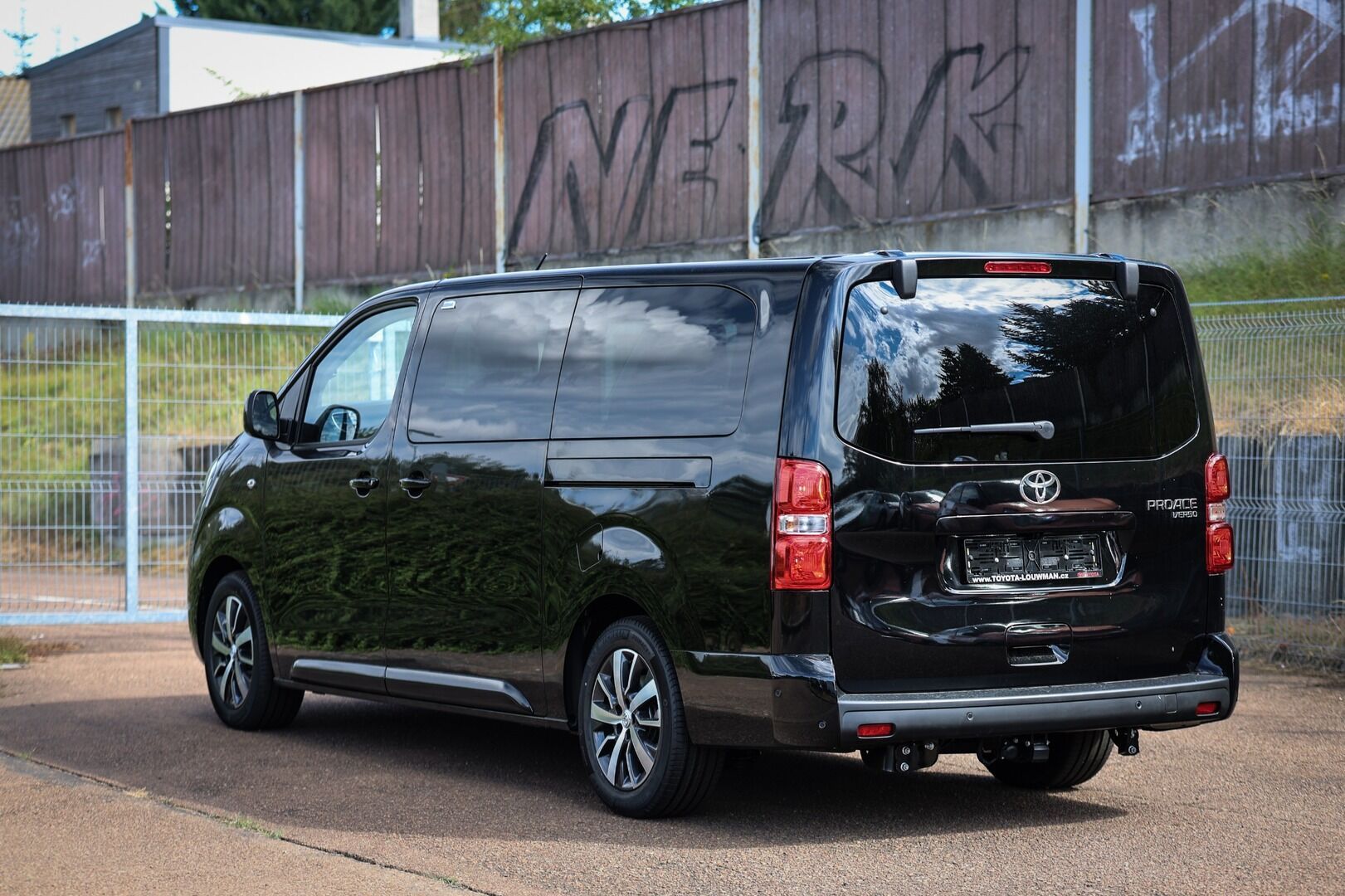Toyota Proace Verso, 2.2. 180 L2 AT VIP SKYVIEW - fotka 4