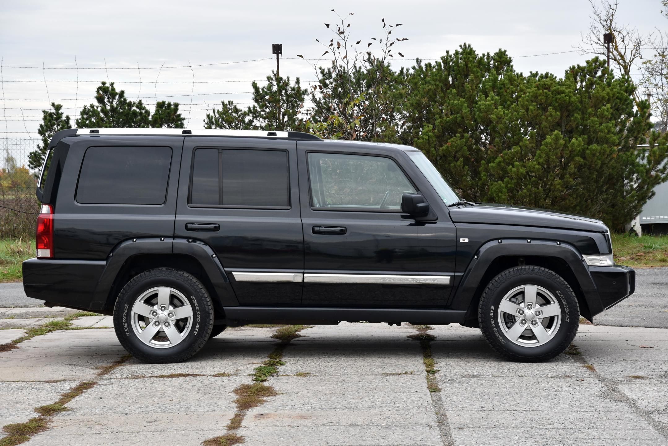 Jeep Commander, 3.0 CRD V6 AT 4WD LIMITED,7SED - fotka 2