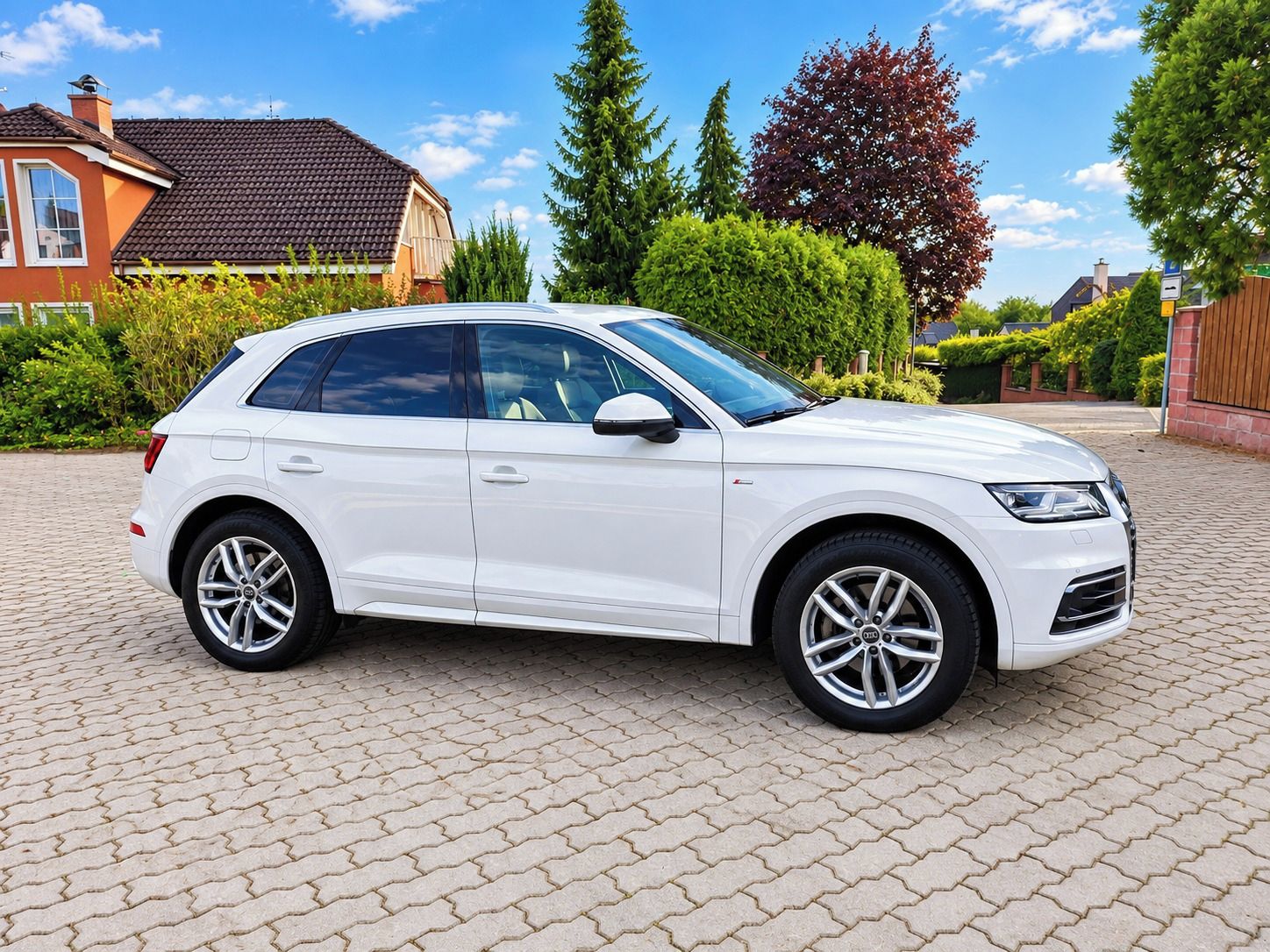 Audi Q5, S-line 2.0 TDI 140 KW quattro - fotka 5
