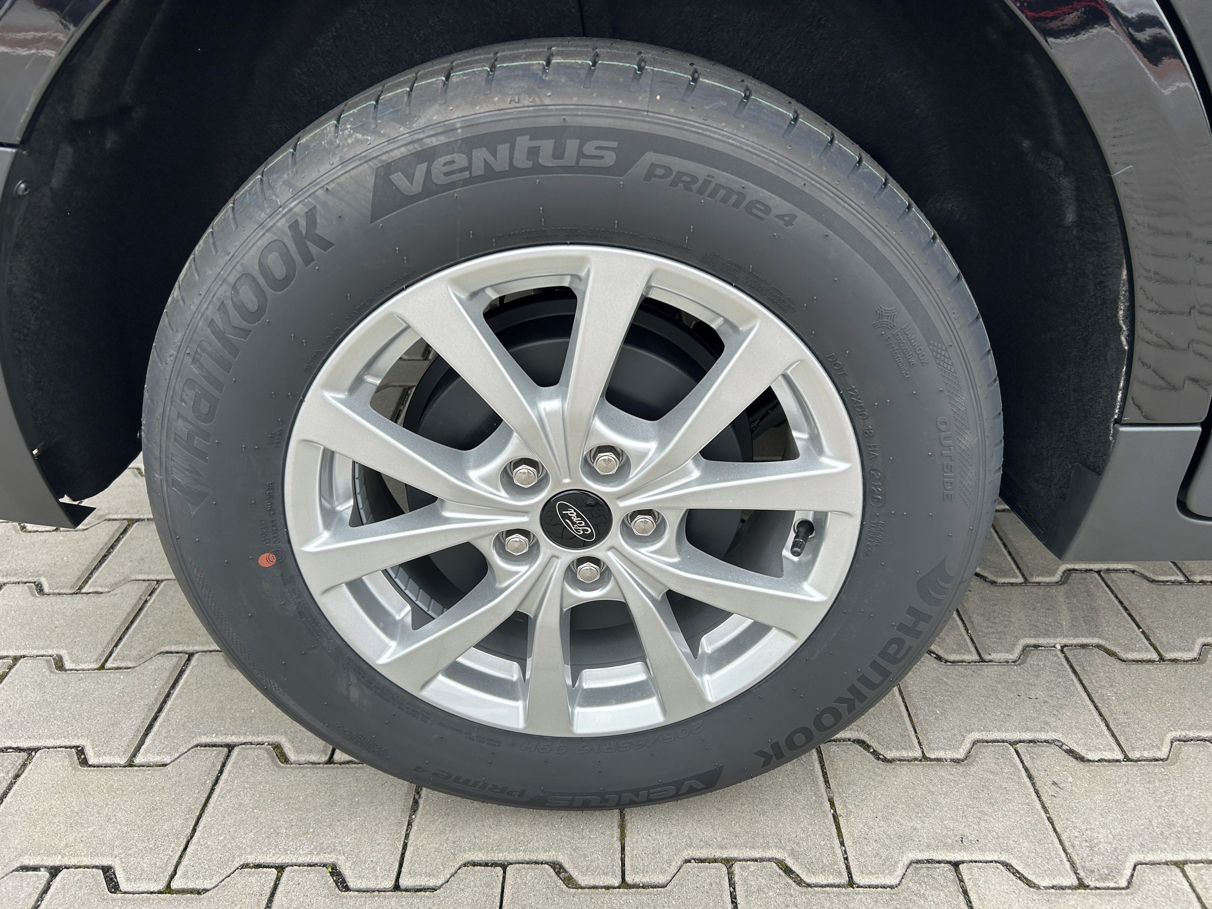 Ford Tourneo Courier, 1.0 EcoBoost 92 kW Titanium L1 - fotka 4