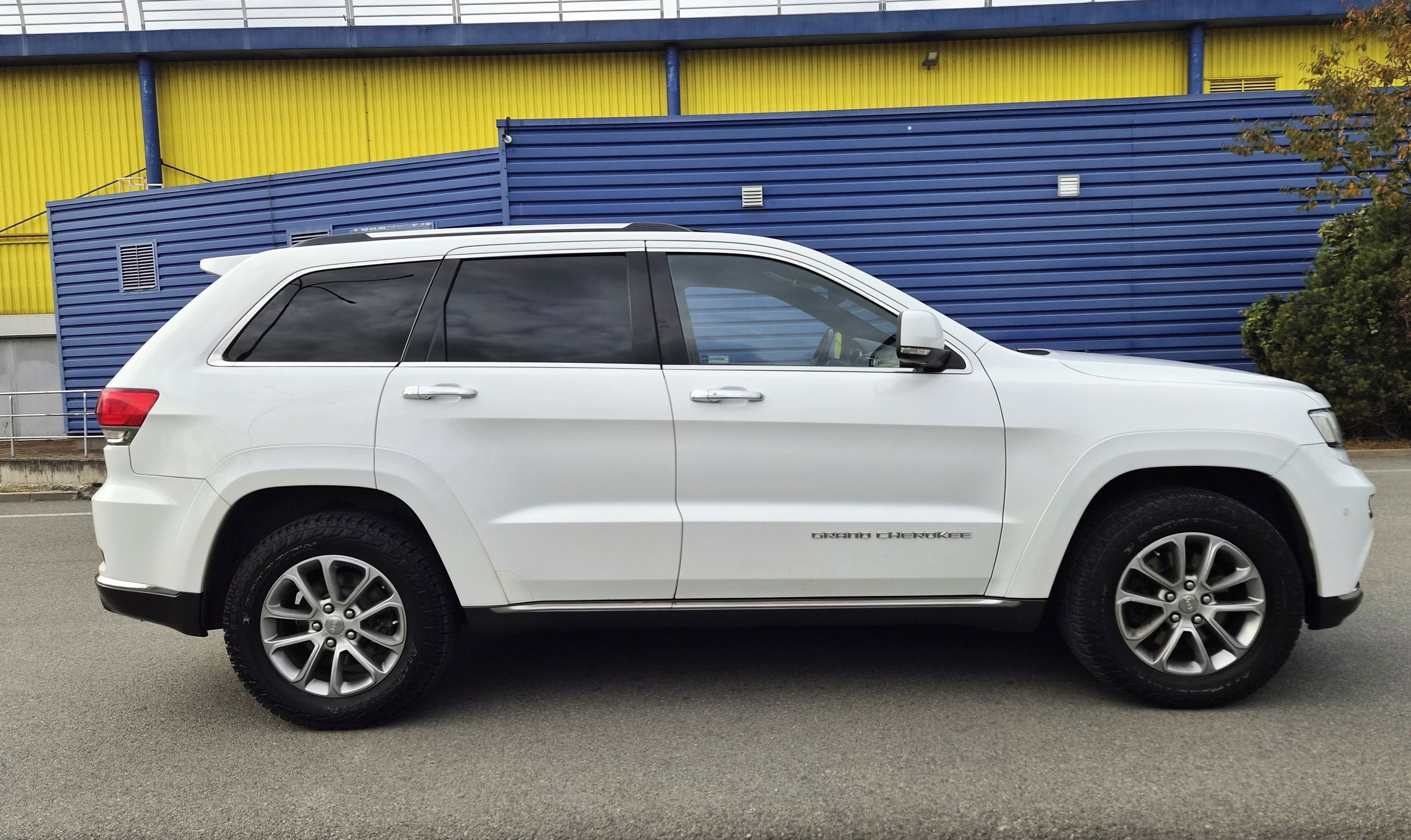 Jeep Grand Cherokee, 3.0CRD SUMMIT ČR DPH TAŽNÉ 2.9 - fotka 4