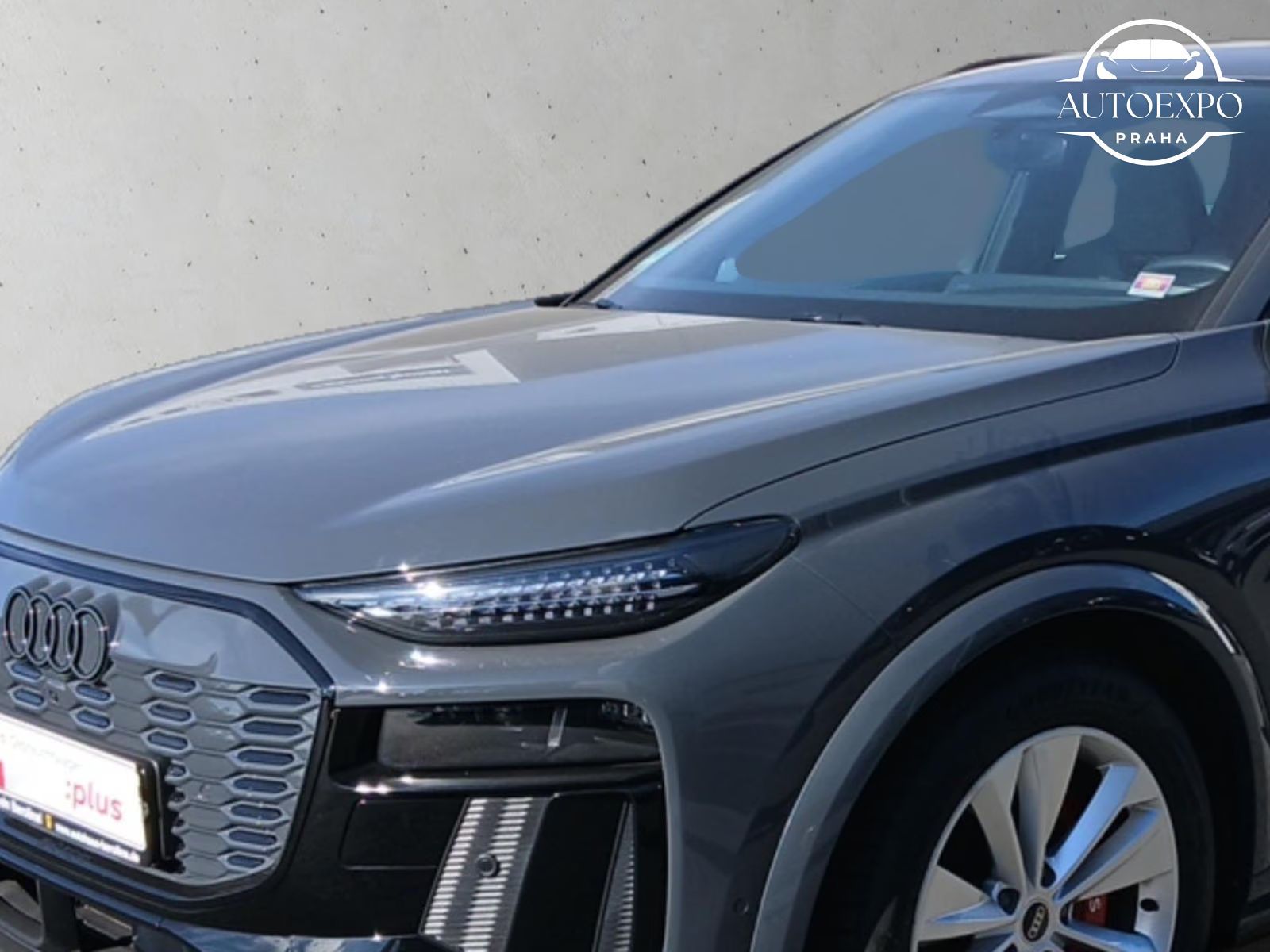 Audi e-tron, SQ6*edition one grey * - fotka 3