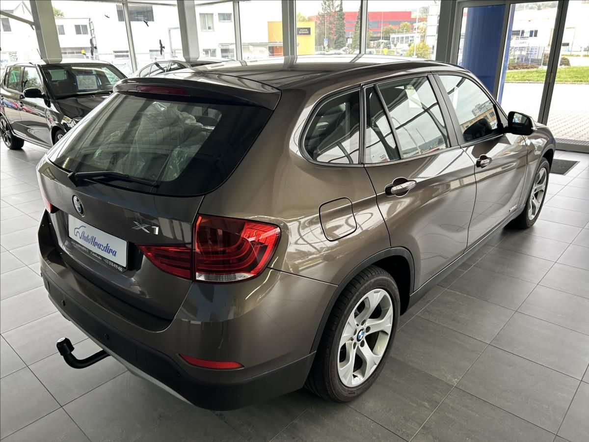 BMW X1, 2,0   sDrive20i,AUTOMAT,1.MAJI - fotka 6