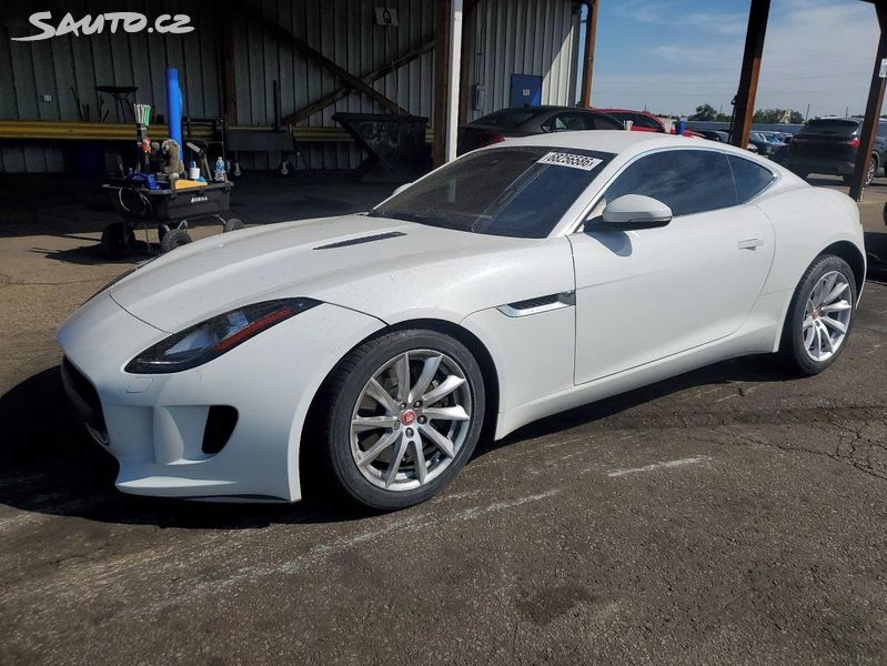 Jaguar F-Type, Auto na cestě