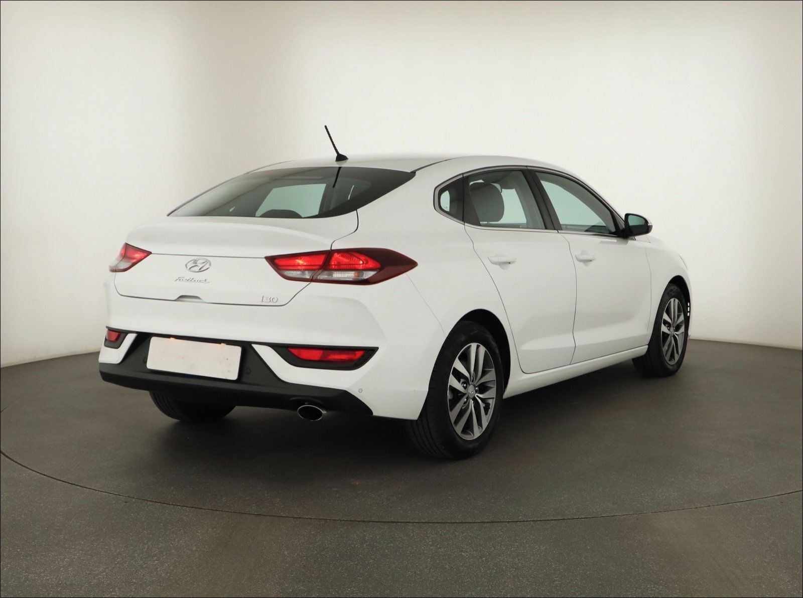 Hyundai i30, 1.6 CRDi, Klima, Tempomat - fotka 5
