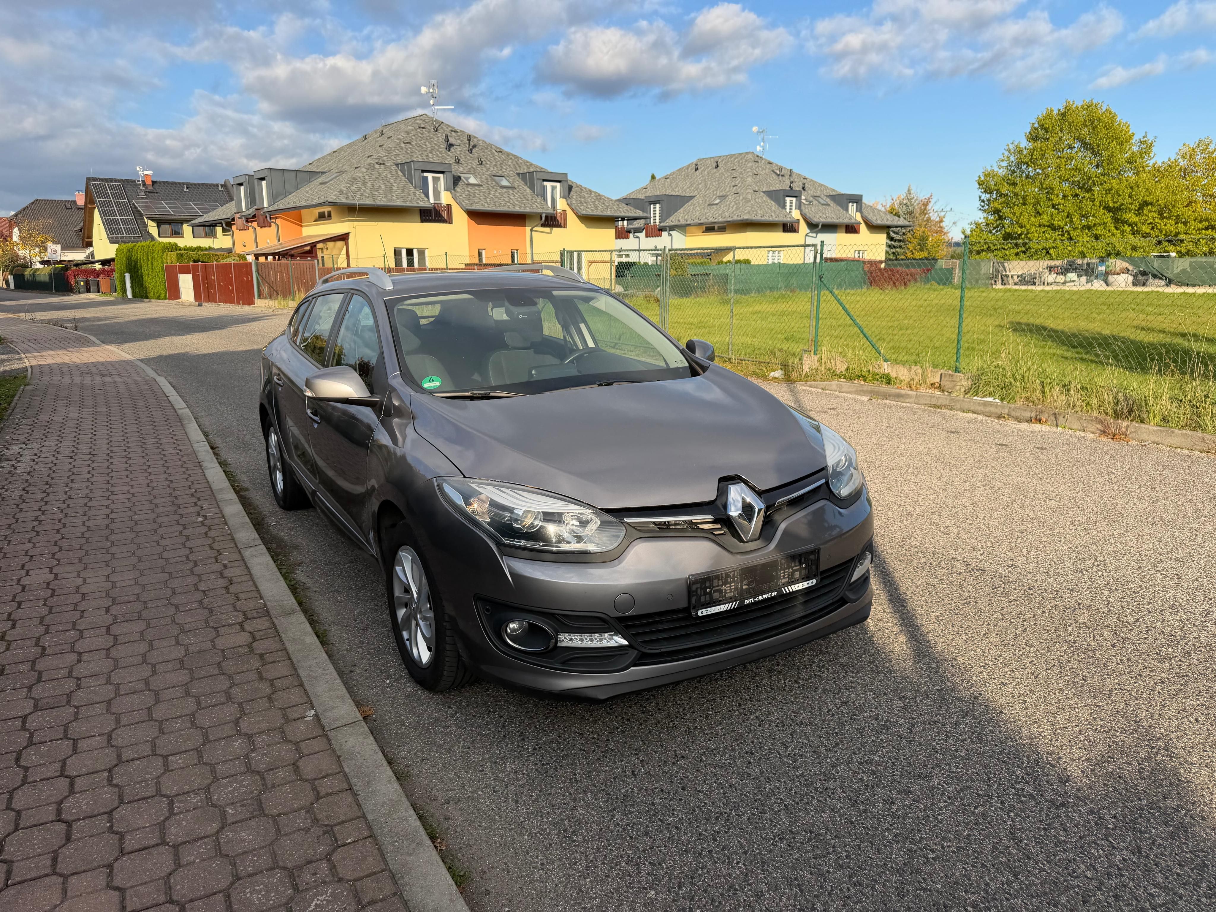 Renault Mégane, 1,2 TCe/ 85kw  Nová STK Tažné - fotka 3