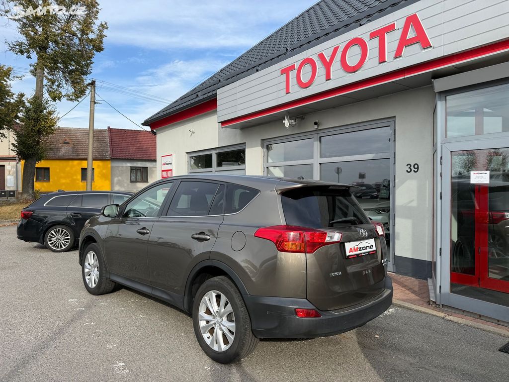 Toyota Rav4, fotka 7
