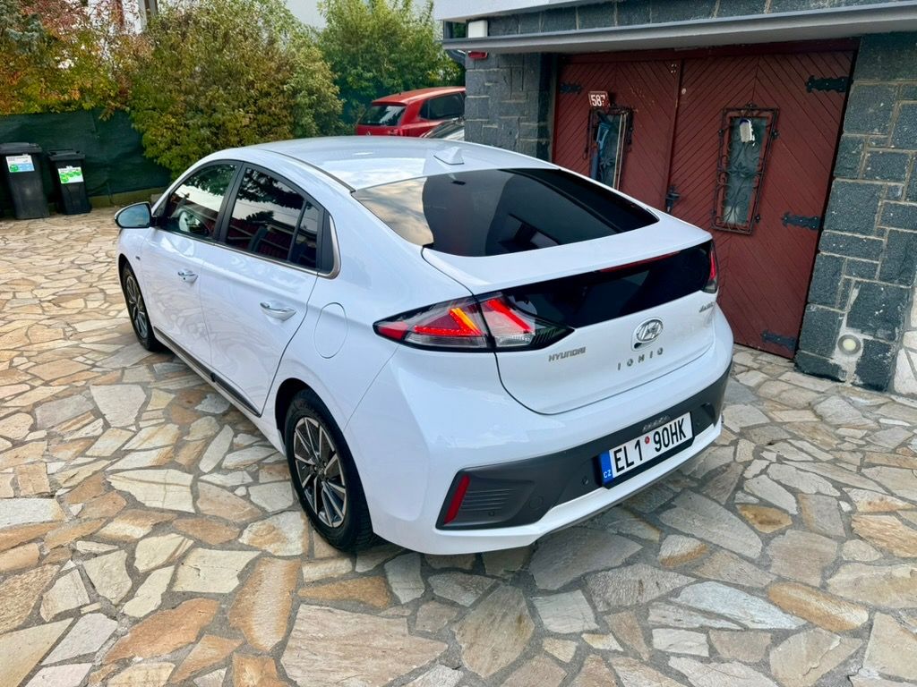 Hyundai Ioniq - fotka 6