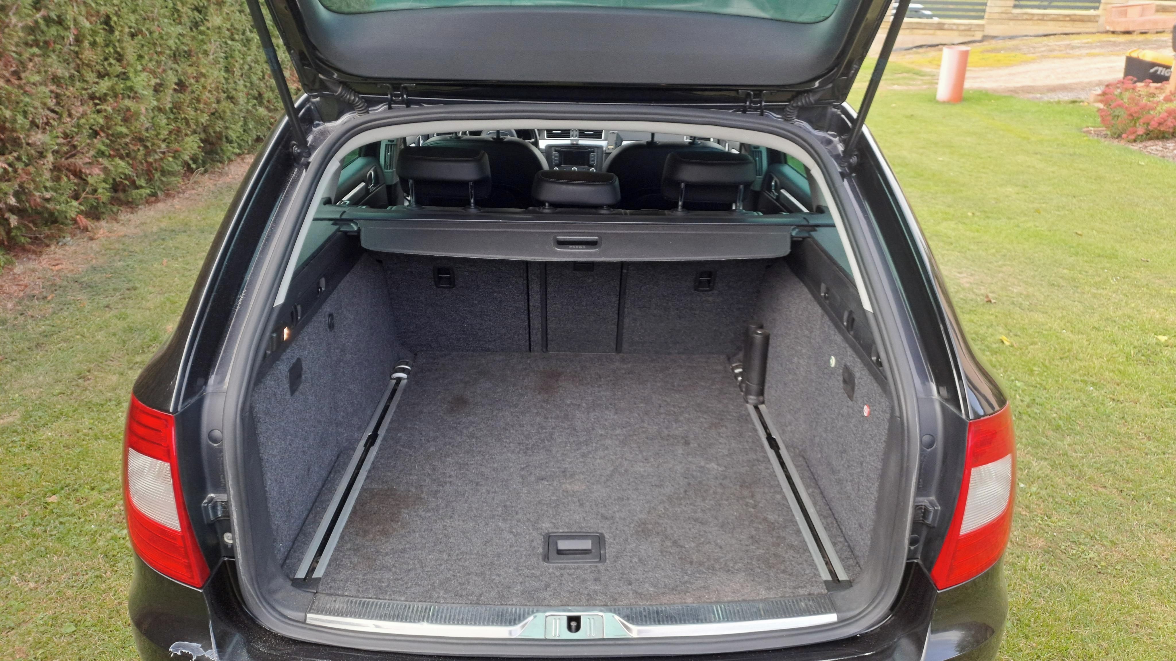 Škoda Superb, Combi 2.0 TDI 103 kW DSG - fotka 6