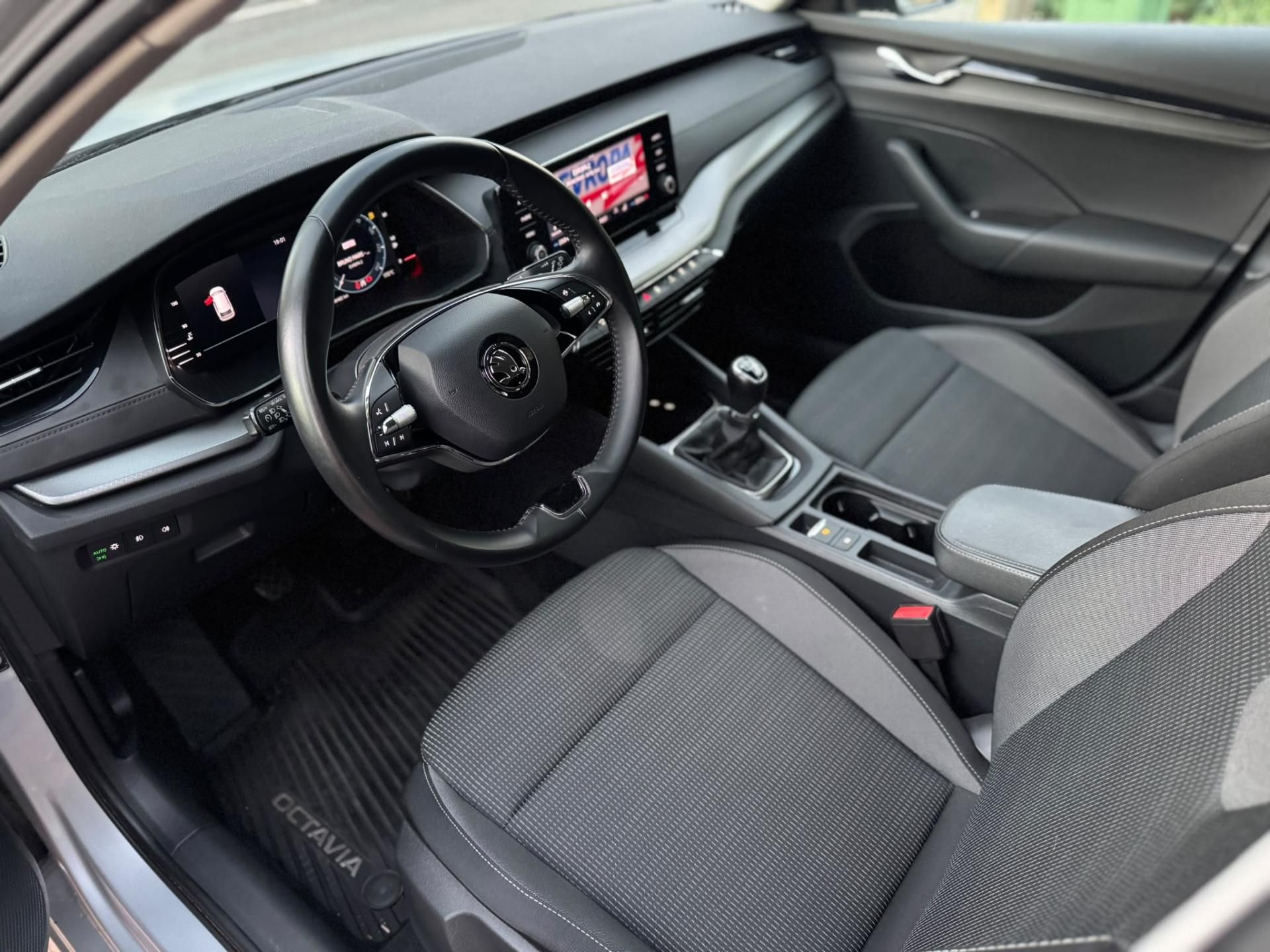 Škoda Octavia, 1.5TSi 1.MAJ ČR NEBOURÁNO!!! - fotka 4