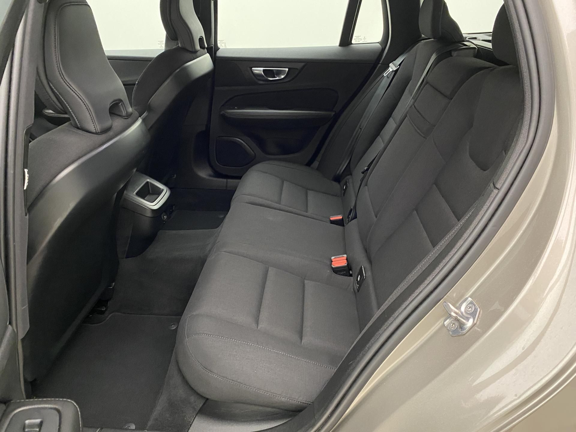Volvo V60, D3 MOMENTUM AUT - fotka 5