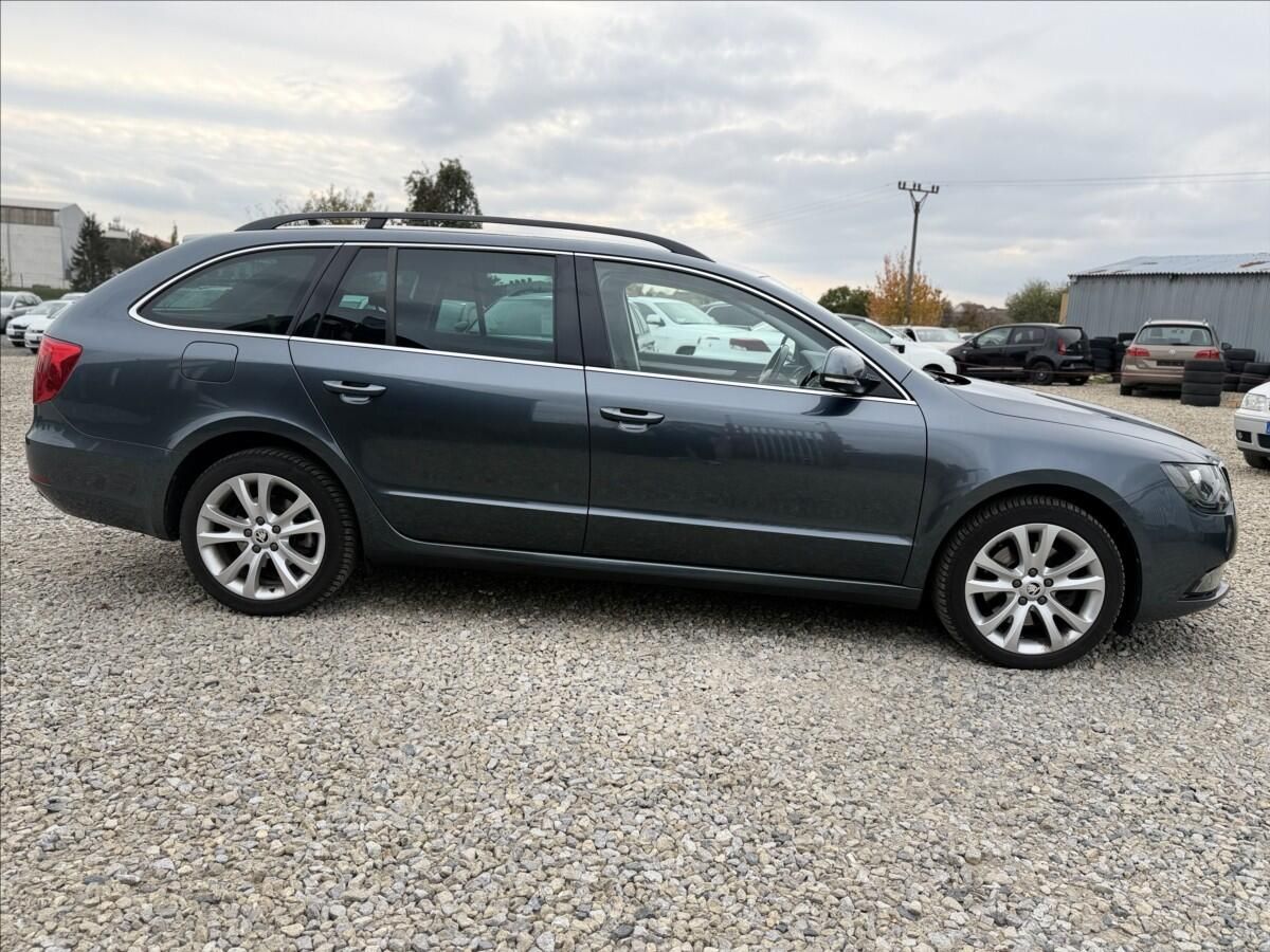 Škoda Superb, 2,0 TDI PO ROZVODECH, NOVÁ STK - fotka 4