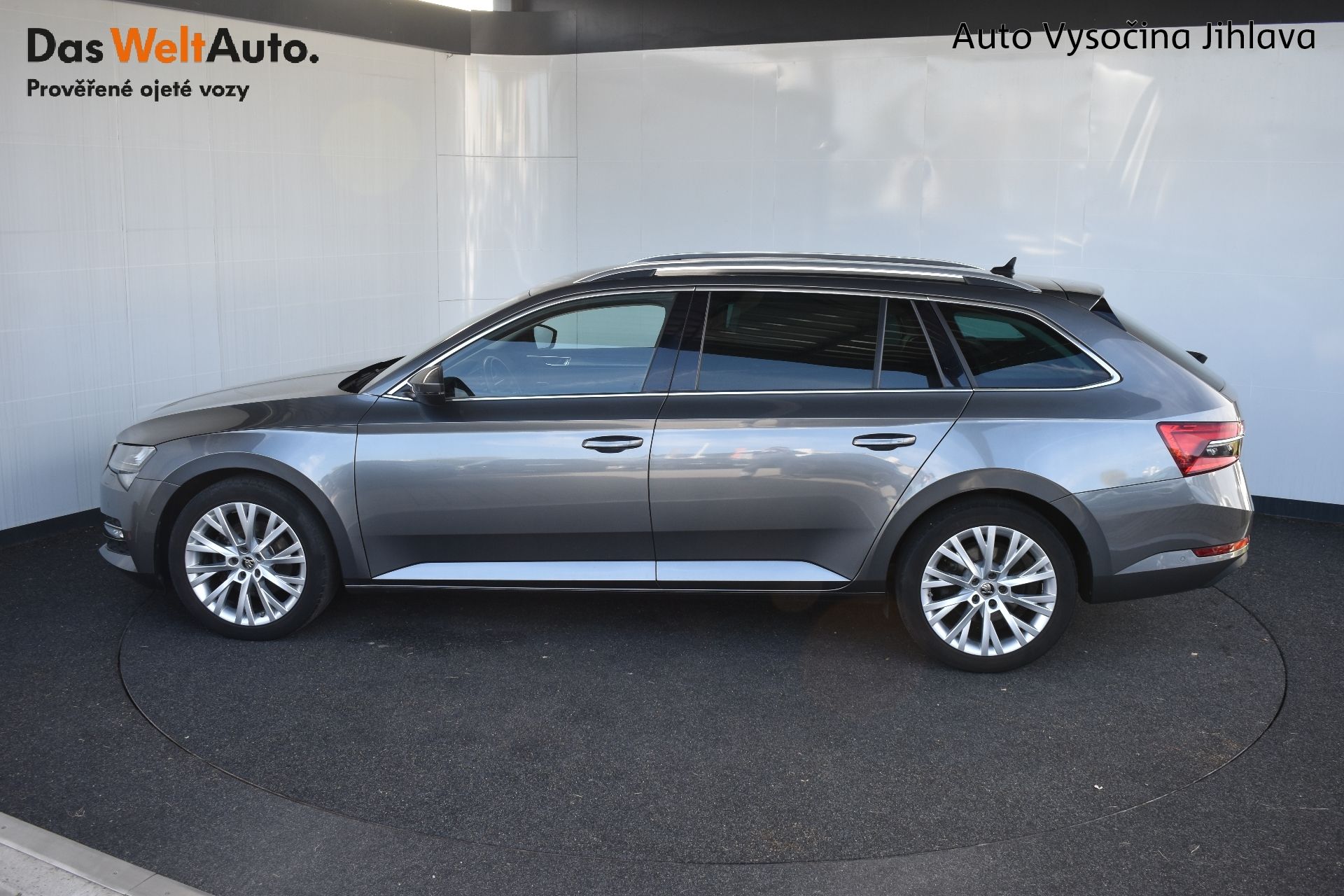Škoda Superb, 2.0TDI 110kW, DSG, Webasto - fotka 3