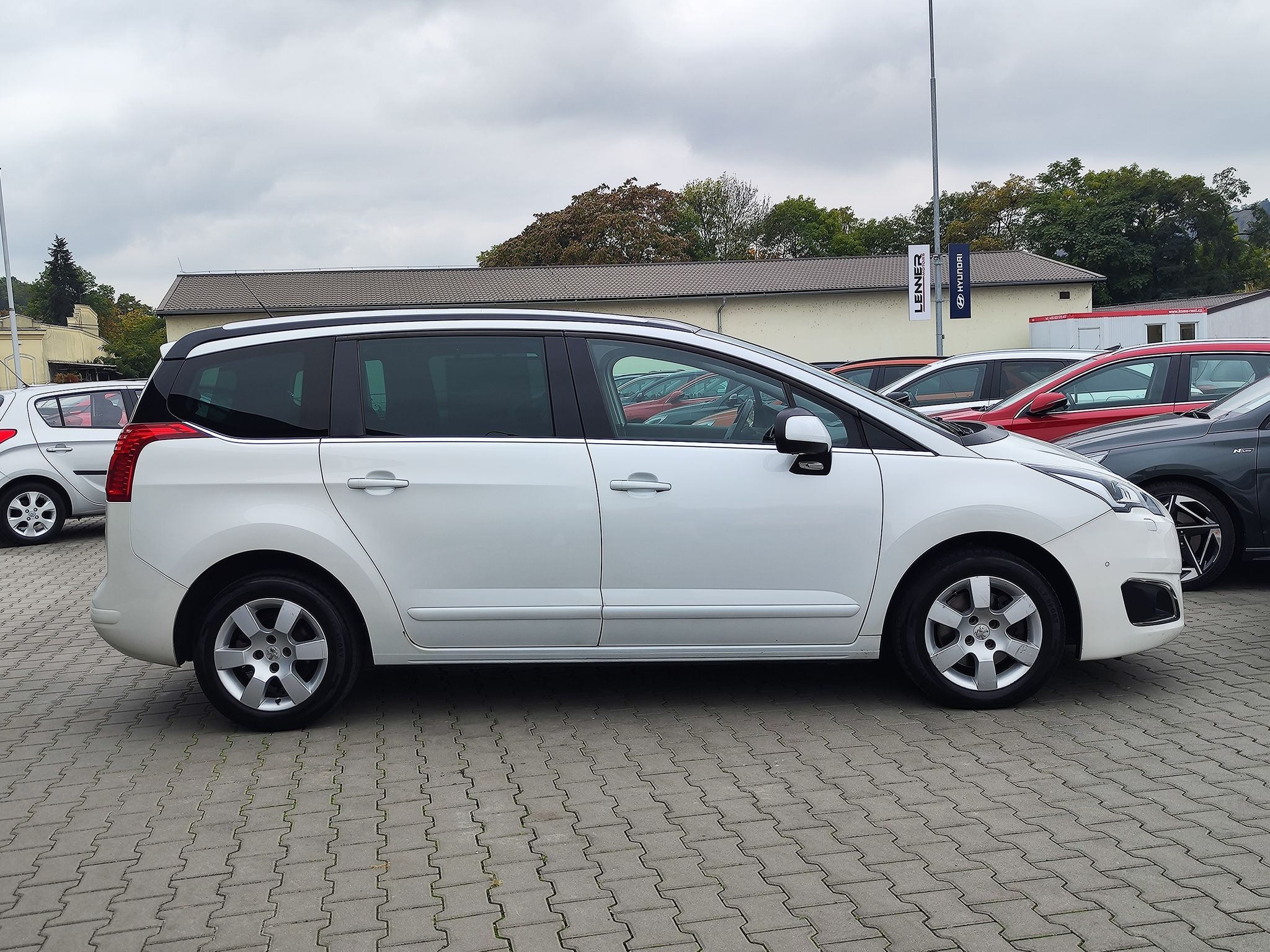 Peugeot 5008, 2.0 HDI/110kW Allure - fotka 4
