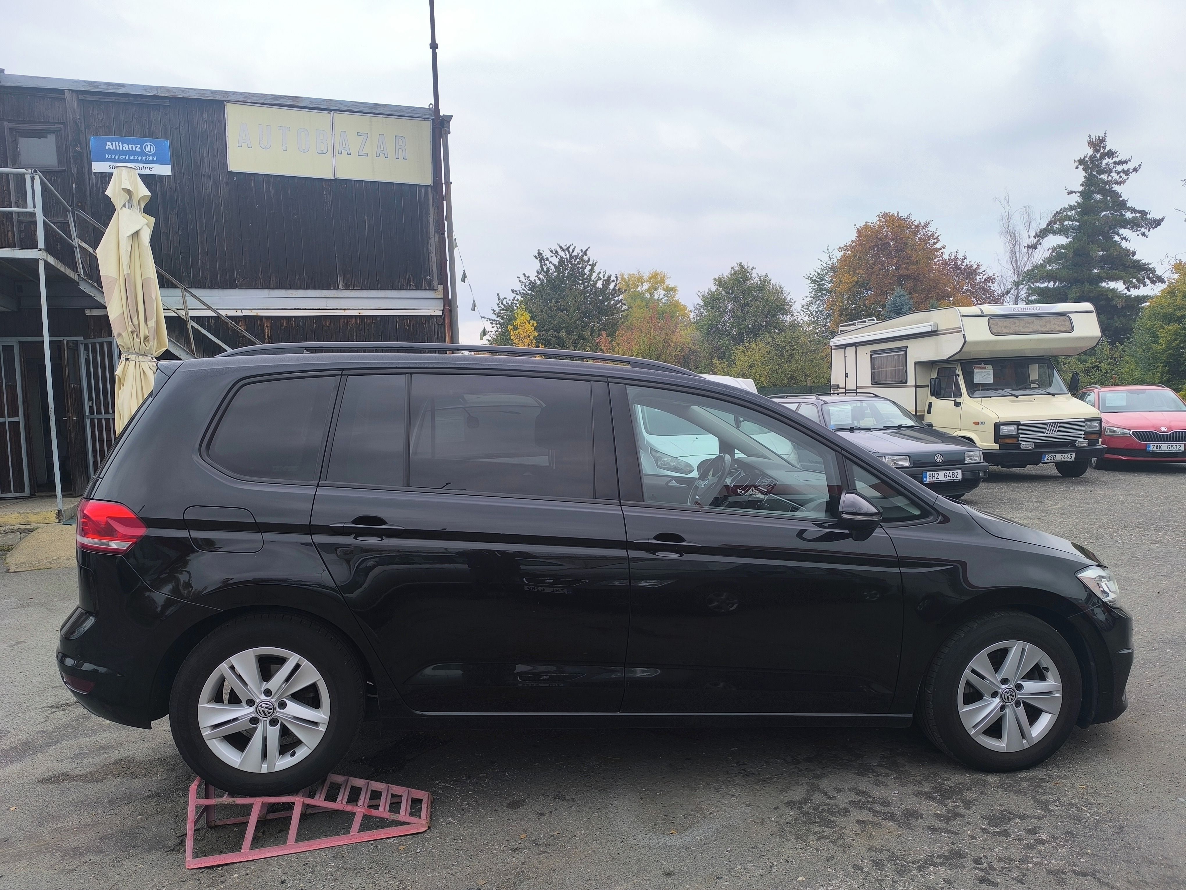 Volkswagen Touran, 1.6 TDi 7míst,Navi,Webasto,LED - fotka 5