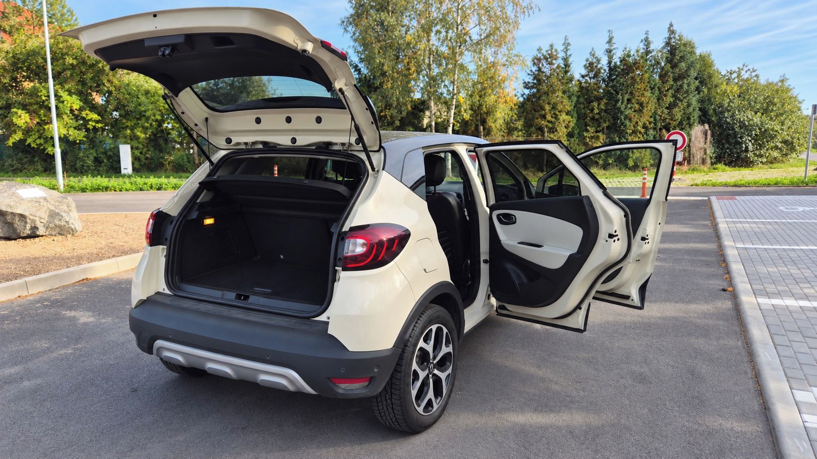 Renault Captur, výjimečná výbava, 57 000 km - fotka 4