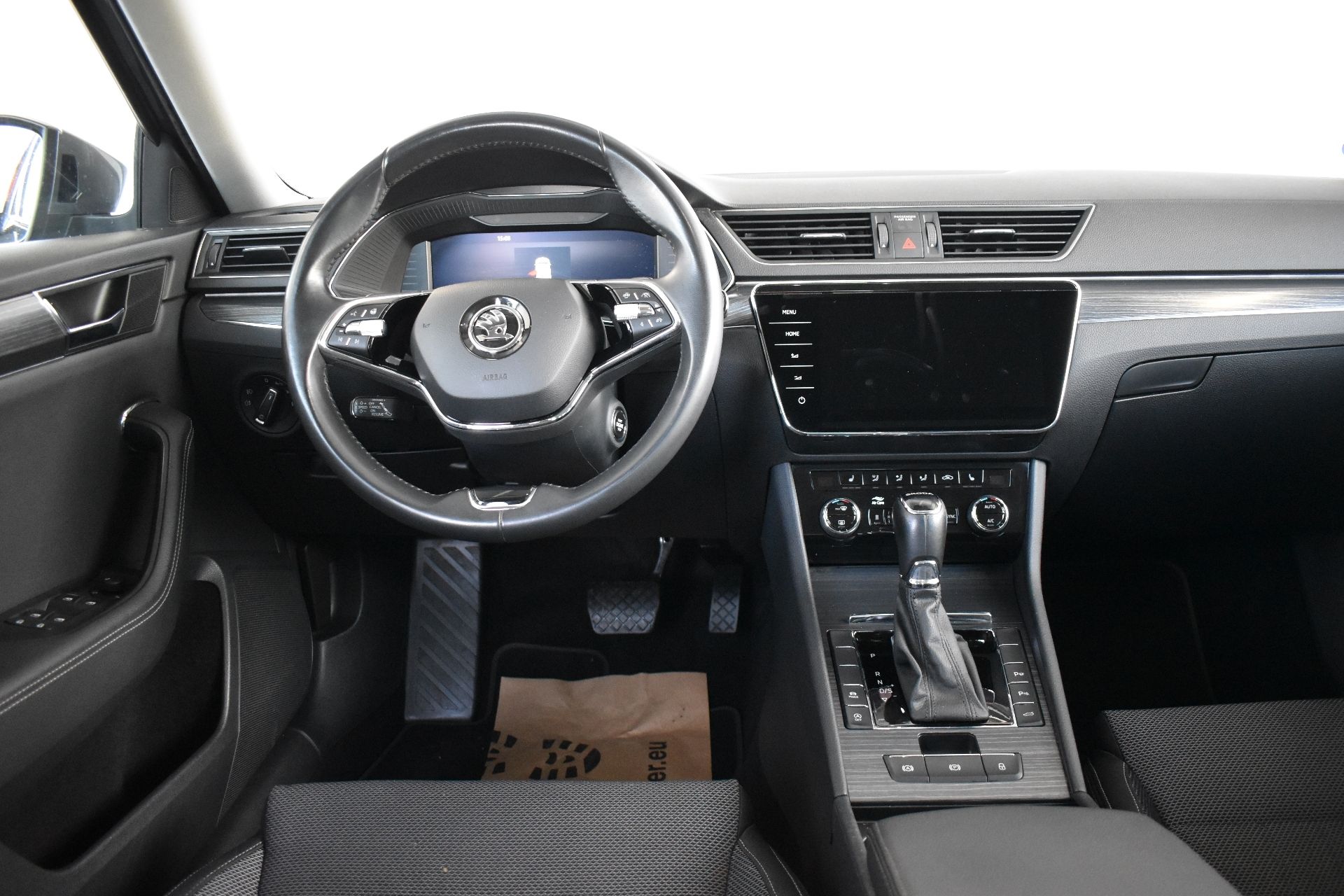 Škoda Superb, 2.0TDI 110kW, DSG, Webasto - fotka 5
