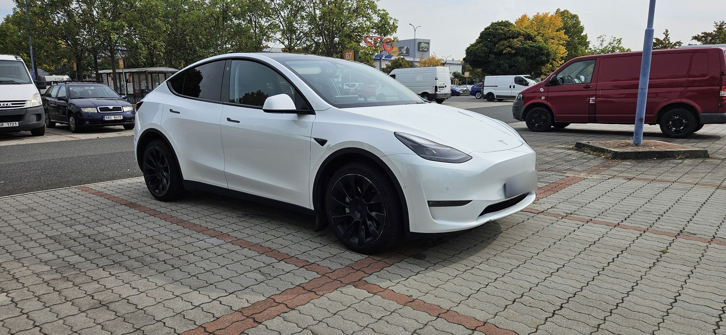 Tesla Model Y, Long Range AWD, SoH 92%, DPH - fotka 5