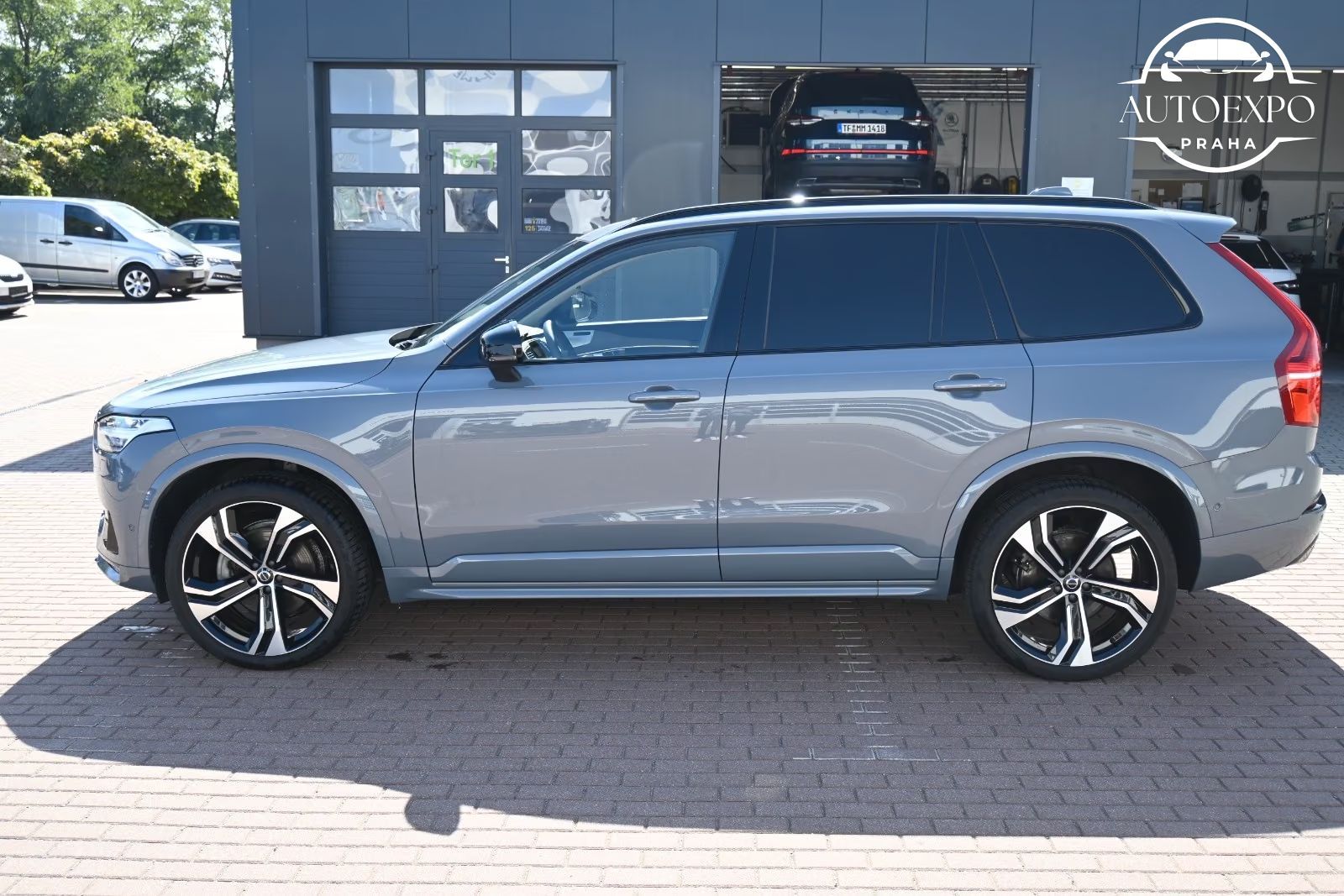 Volvo XC90, B5 D AWD Ultimate Dark* - fotka 5