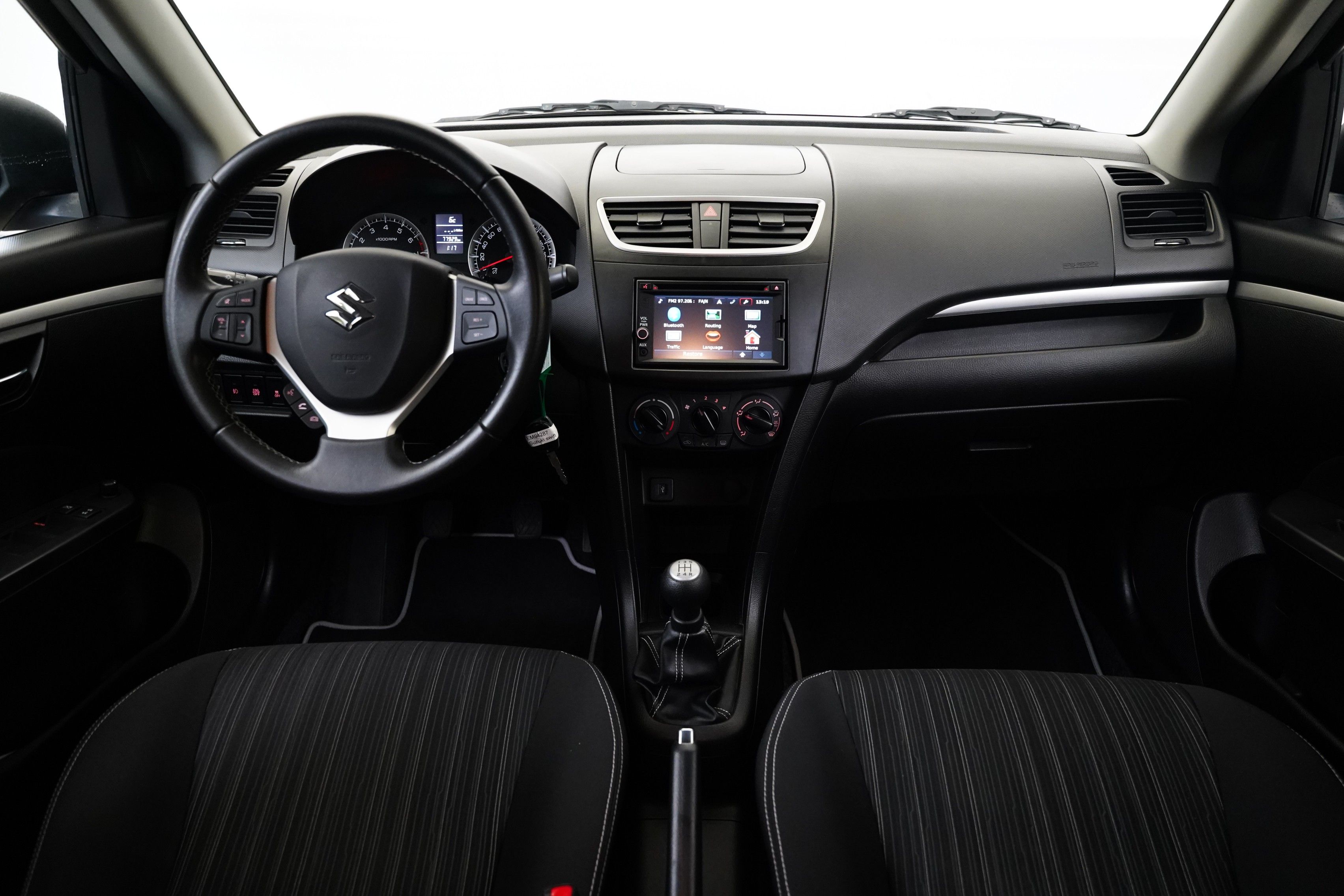 Suzuki Swift, 1.2 i 69 kW 4x4 Shine - fotka 5