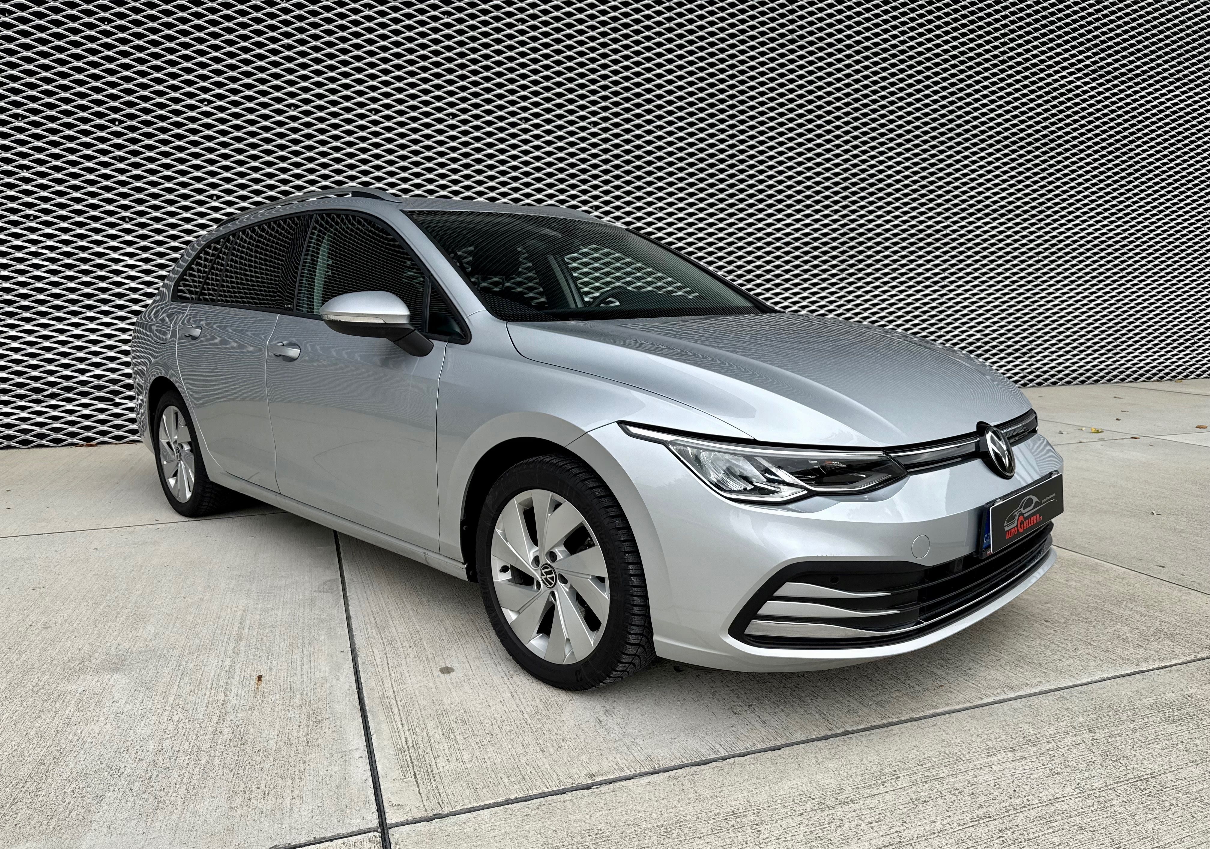 Volkswagen Golf, 1.5 eTSi DSG 110 kW - fotka 6