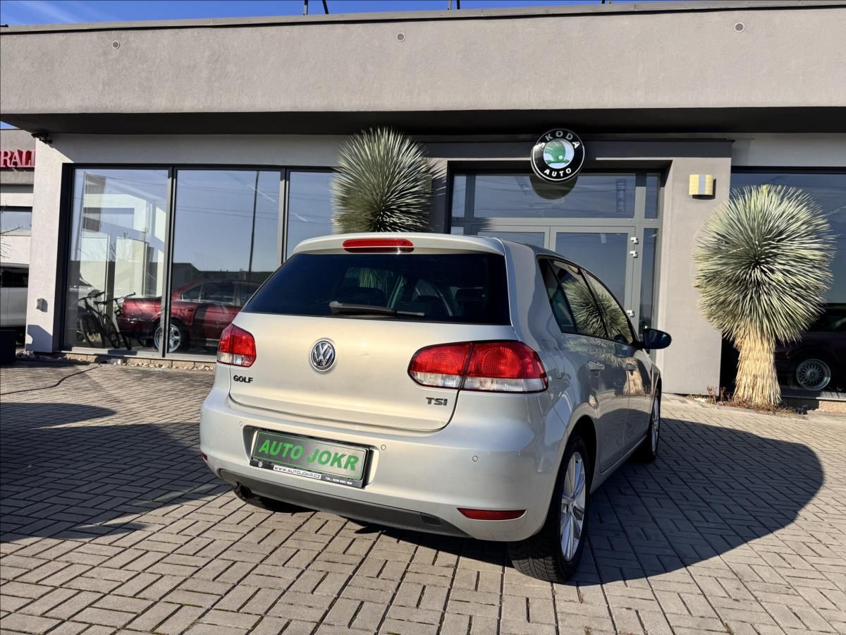 Volkswagen Golf, 1,2 TSI 77kW  STYLE ALU 2. MAJ - fotka 5