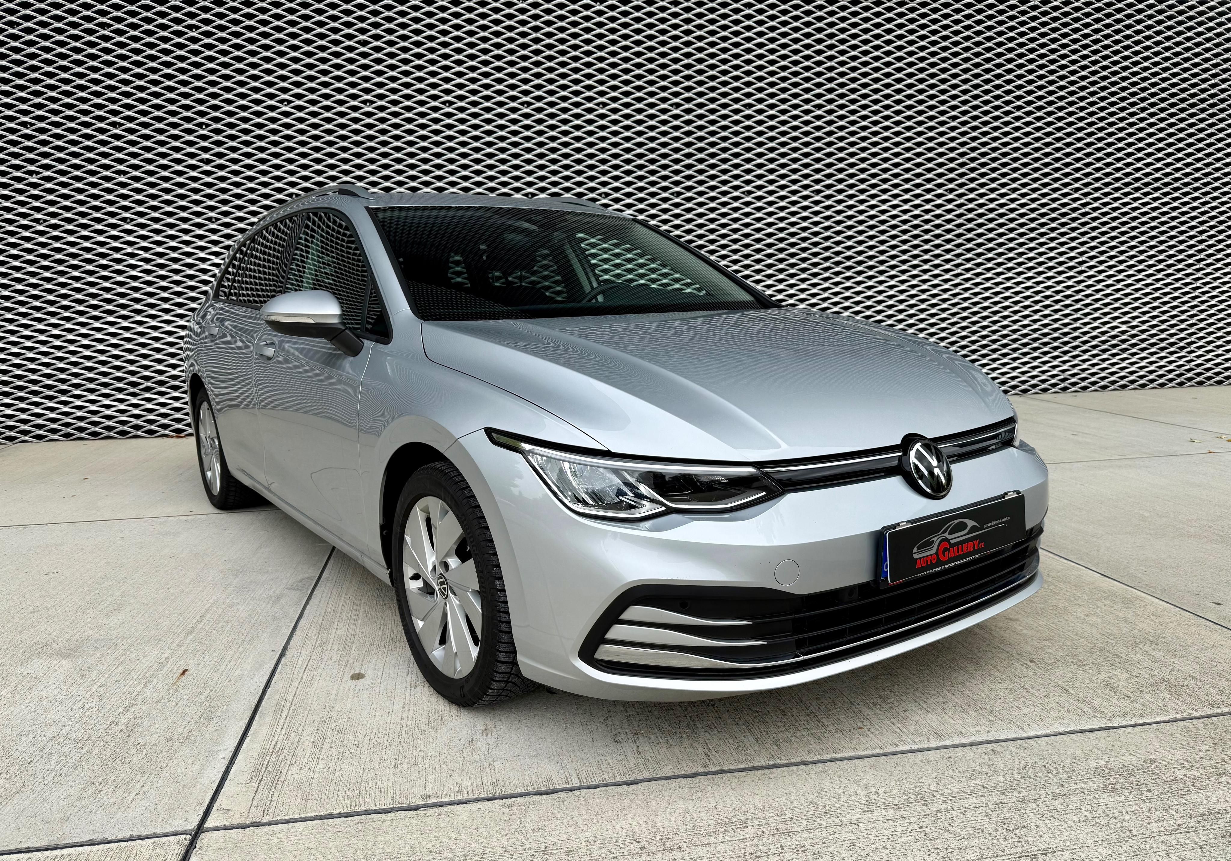 Volkswagen Golf, 1.5 eTSi DSG 110 kW - fotka 4