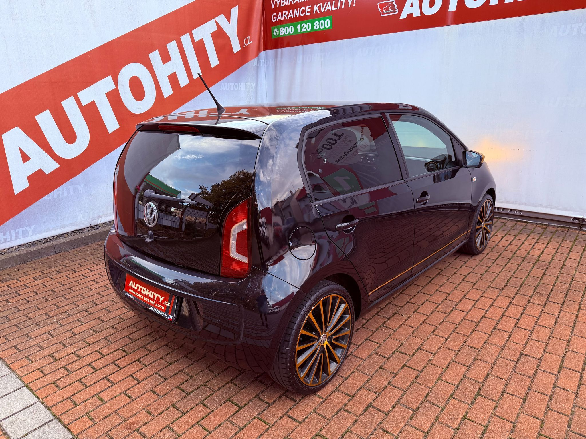 Volkswagen Up!, 1.0 Colour up!, Serviska - fotka 6